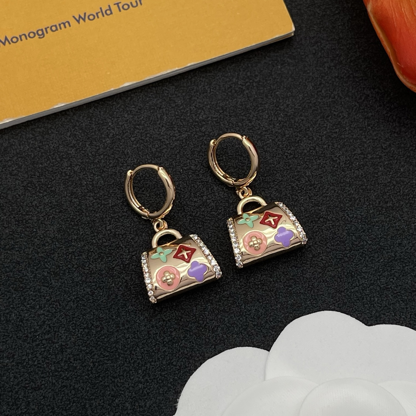 LV彩色手袋吊墜耳環 高仿精品琺瑯圓環造型｜歐美奢侈品精品推薦