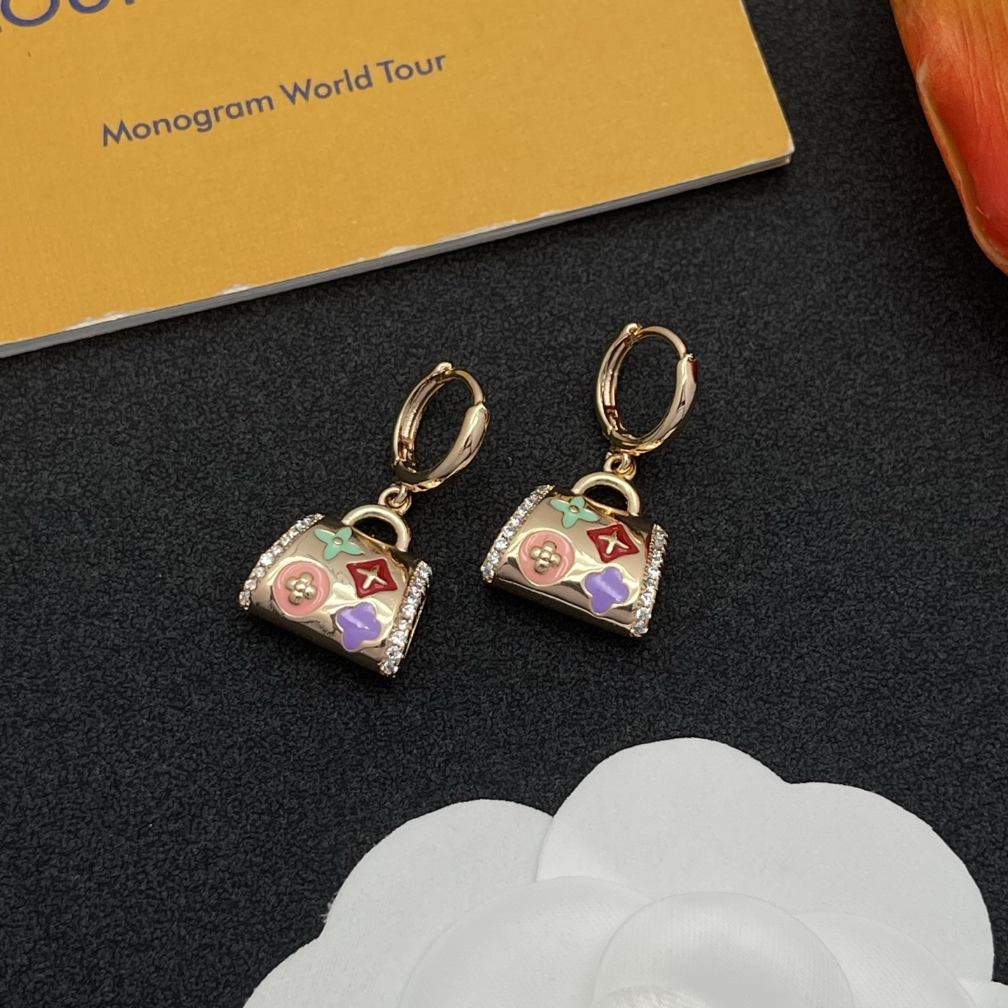 LV彩色手袋吊墜耳環 高仿精品琺瑯圓環造型｜歐美奢侈品精品推薦