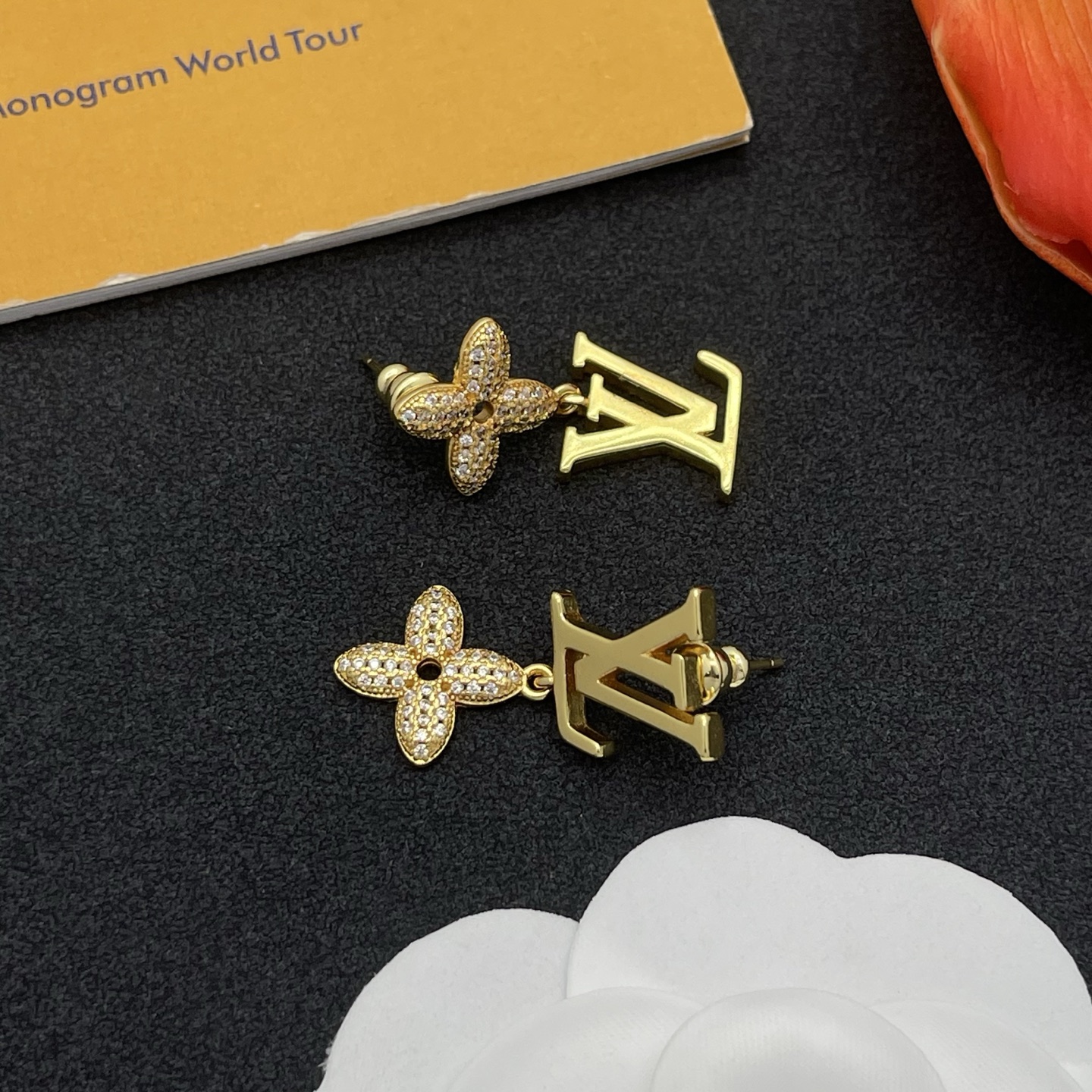 LV經典花形吊墜耳環 高仿精品鑲鑽設計款｜歐美奢侈品精品推薦