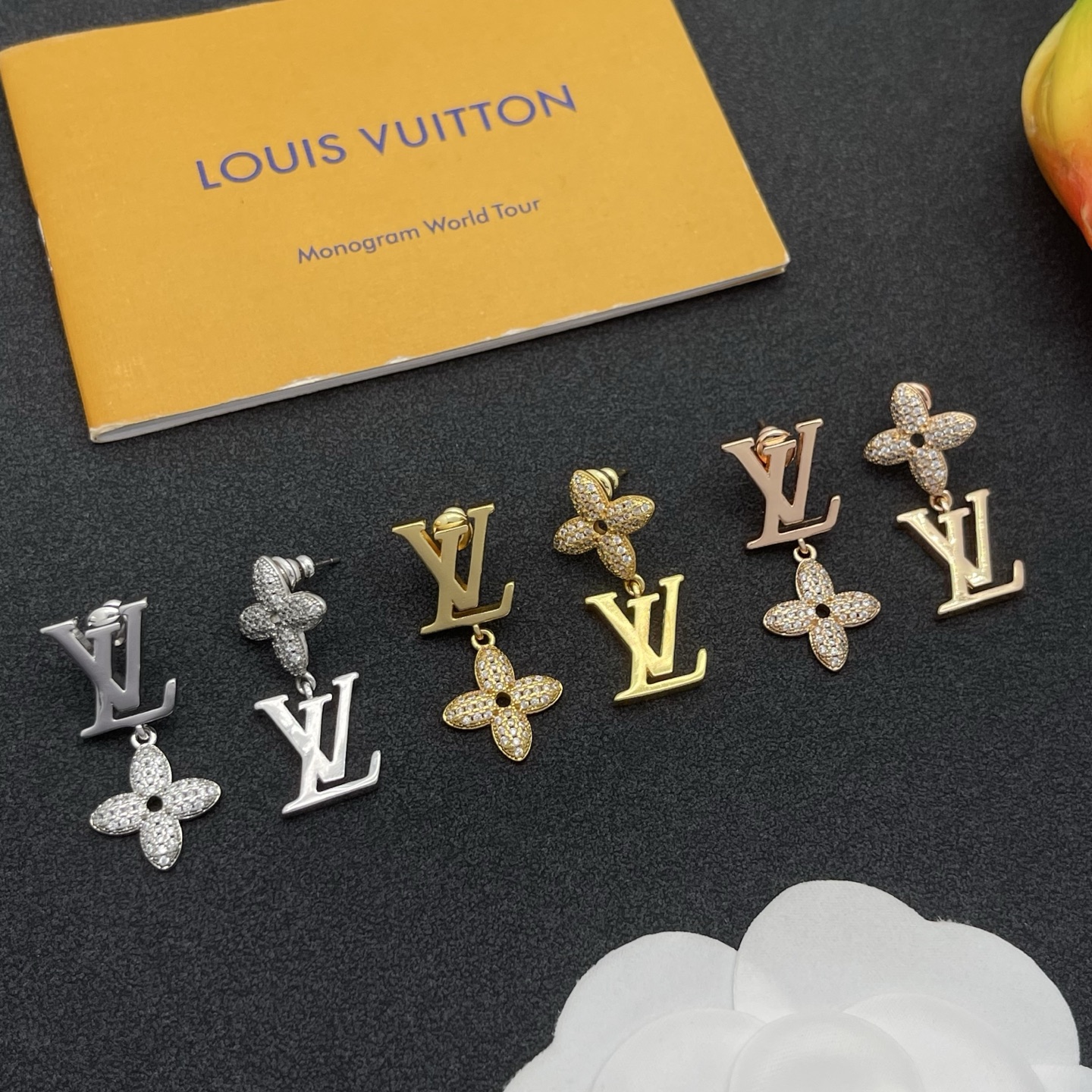 LV銀色花形吊墜耳環 一比一精品設計款｜歐美奢侈品精品推薦