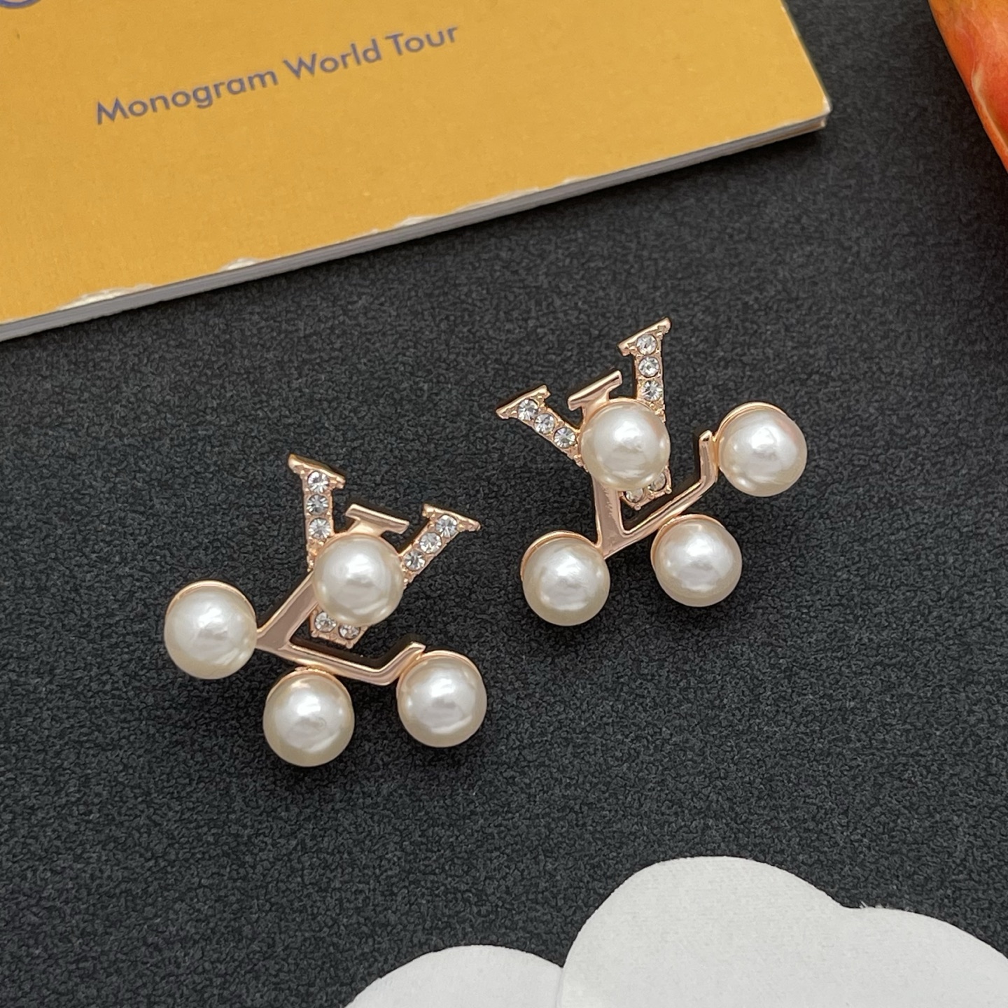 LV珍珠鑲鑽耳環 高仿玫瑰金精品設計｜歐美奢侈品精品推薦