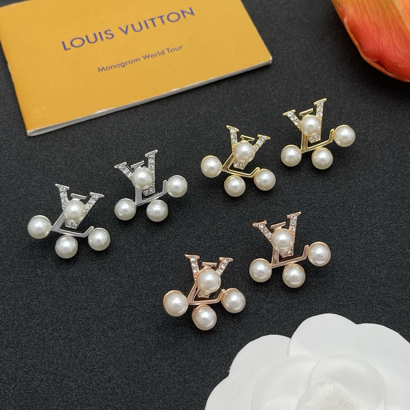 LV珍珠鑲鑽耳環 高仿玫瑰金精品設計｜歐美奢侈品精品推薦