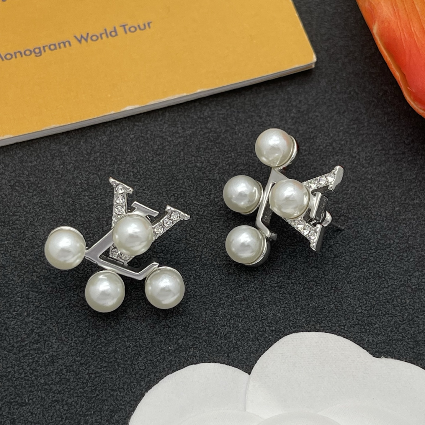 LV珍珠耳環 原單銀色鑲鑽設計款｜歐美奢侈品精品推薦