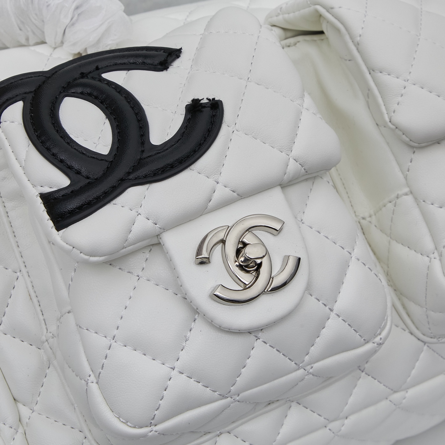 Chanel 高仿 白色經典菱格多口袋肩背包 極簡高級風2025必收｜歐美奢侈品精品推薦