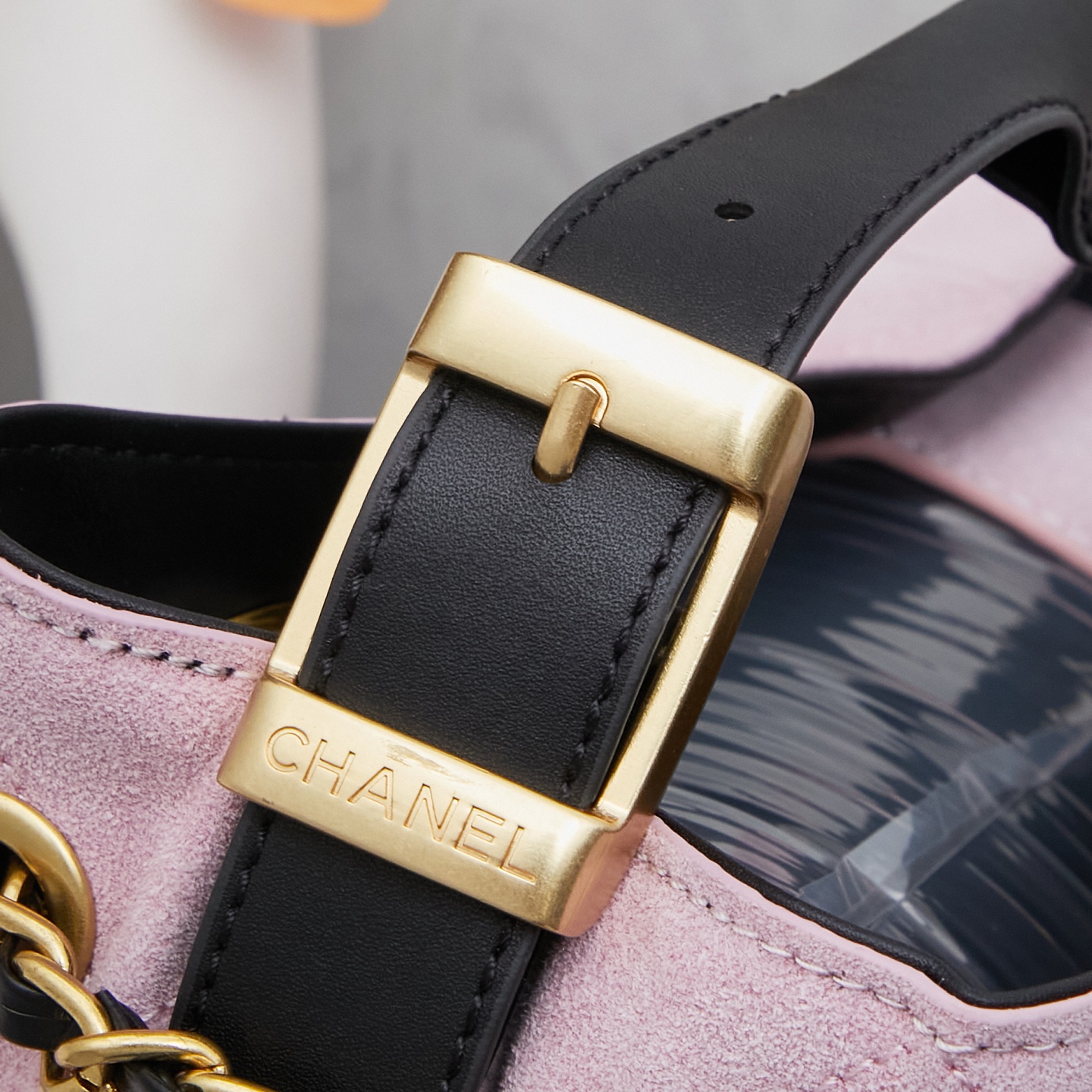 Chanel 高仿 女款雙色大容量肩背包 柔霧粉搭配黑色底部 2025輕奢風｜歐美奢侈品精品推薦