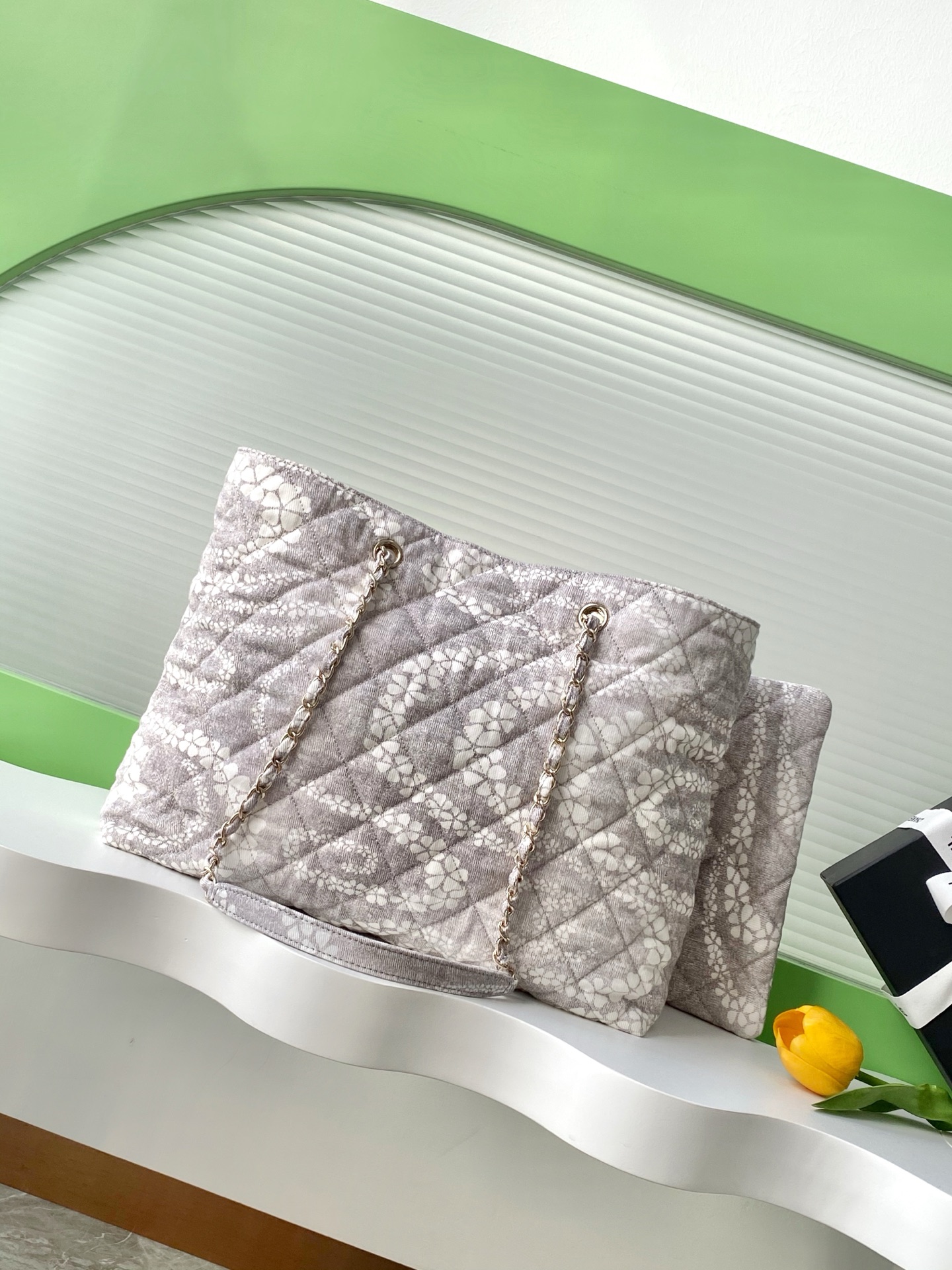 CHANEL 高仿女士灰色托特包 花紋造型氣質百搭 大容量通勤托特設計感款｜歐美奢侈品精品推薦