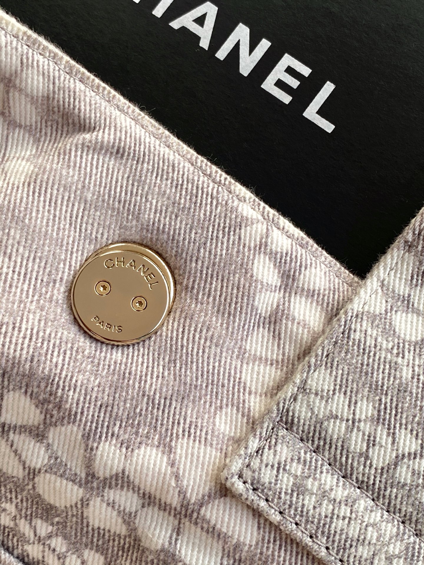 CHANEL 高仿女士灰色托特包 花紋造型氣質百搭 大容量通勤托特設計感款｜歐美奢侈品精品推薦