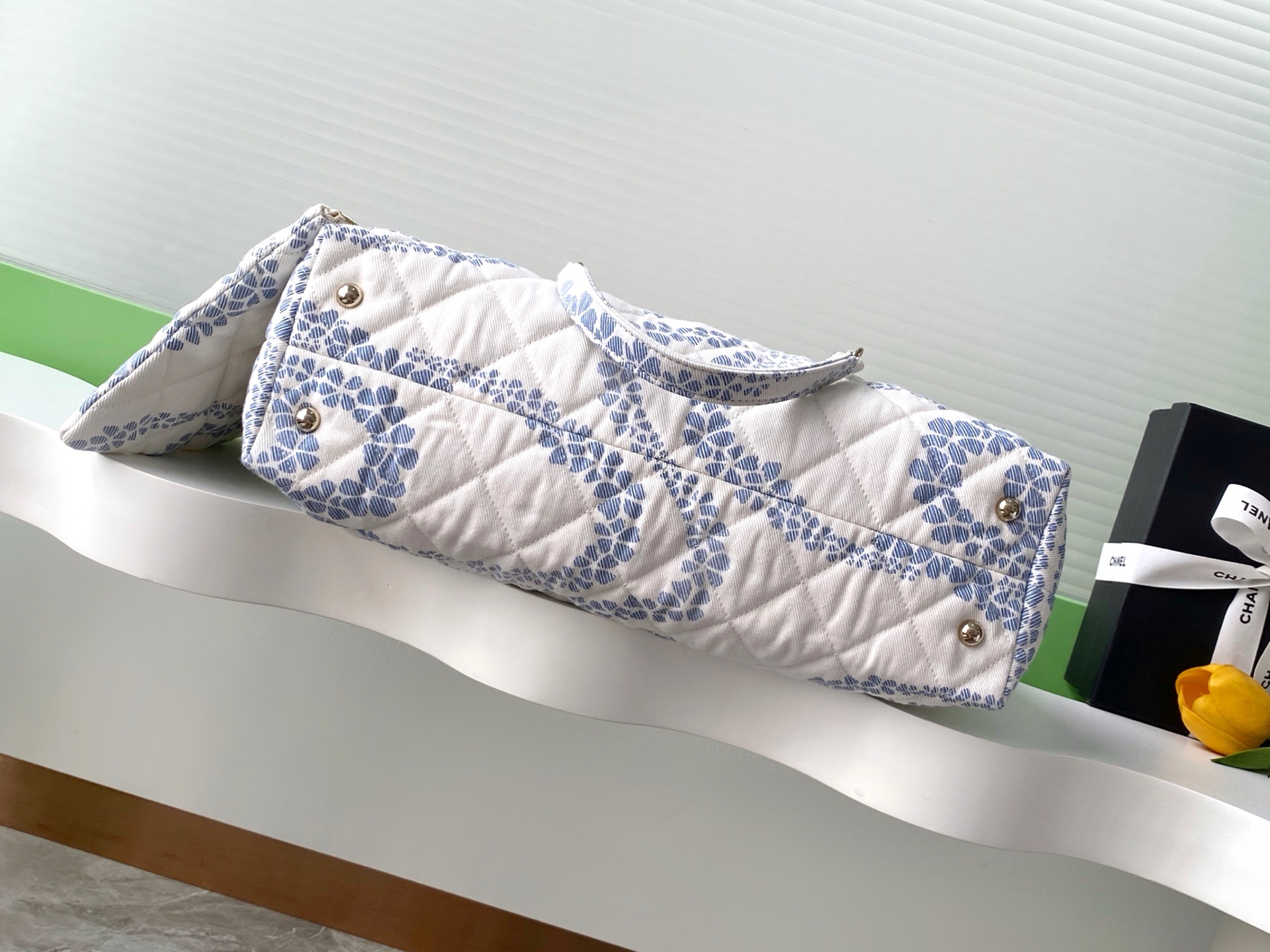 CHANEL 原單女士藍白托特包 花紋質感輕奢托特 淡雅氣息通勤實用款｜歐美奢侈品精品推薦