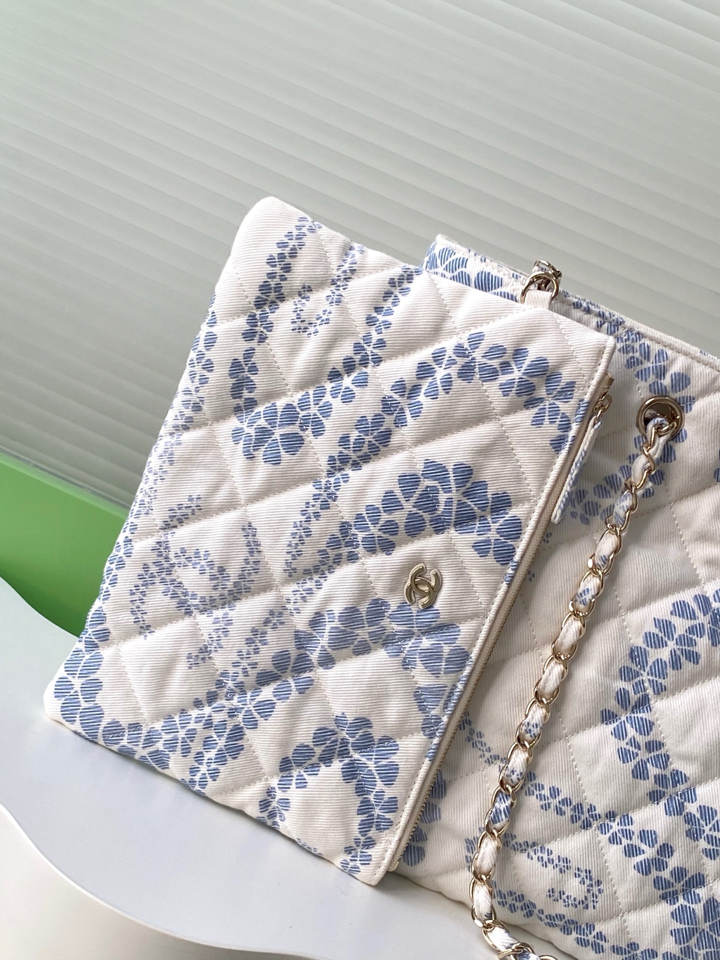 CHANEL 原單女士藍白托特包 花紋質感輕奢托特 淡雅氣息通勤實用款｜歐美奢侈品精品推薦