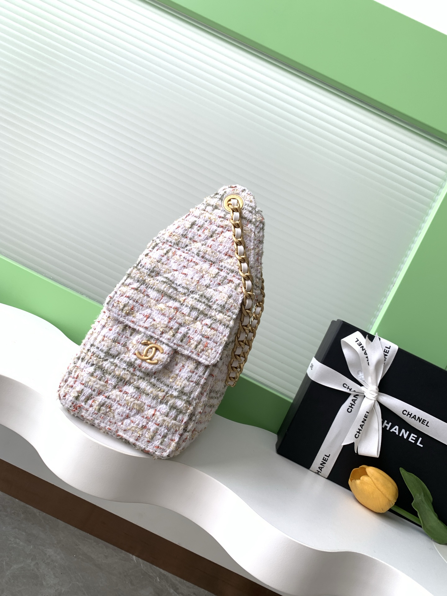 CHANEL 高仿女士粗花呢束口包 氣質輕盈鏈條設計通勤百搭款|超A仿原單精品圖片 13 CHANEL 高仿女士粗花呢束口包 氣質輕盈鏈條設計通勤百搭款|歐美奢侈品精品推薦