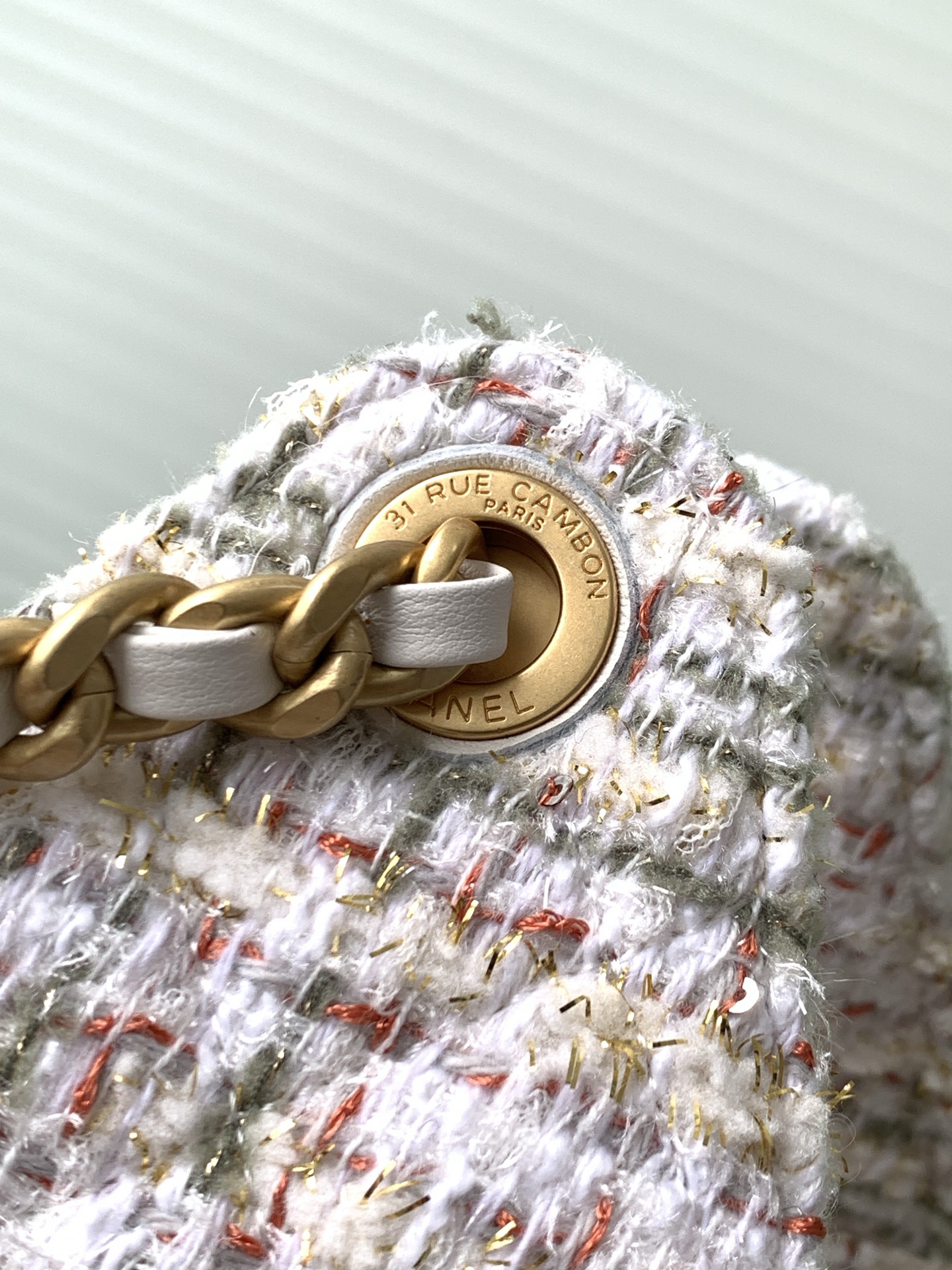 CHANEL 高仿女士粗花呢束口包 氣質輕盈鏈條設計通勤百搭款｜歐美奢侈品精品推薦