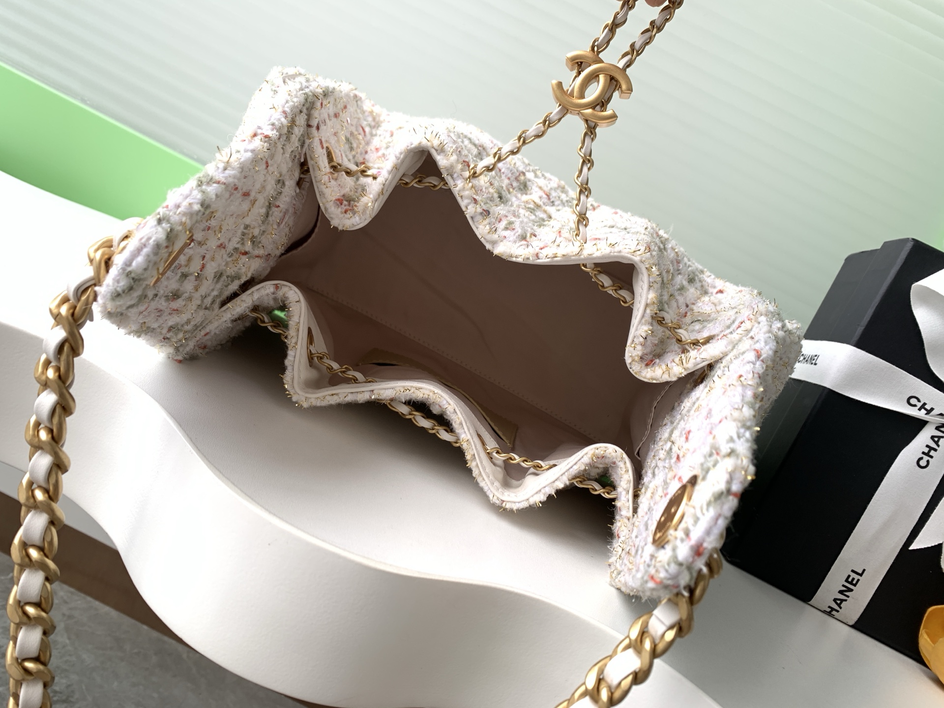 CHANEL 高仿女士粗花呢束口包 氣質輕盈鏈條設計通勤百搭款｜歐美奢侈品精品推薦