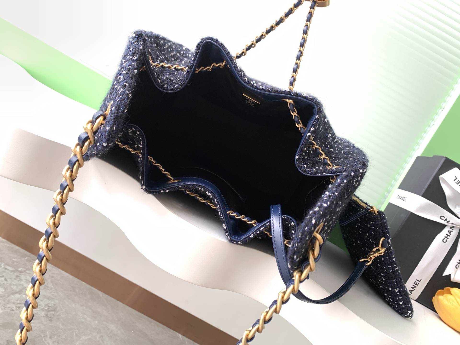 CHANEL 高仿粗花呢深藍束口包 女士鏈條肩背款 都會輕奢必備｜歐美奢侈品精品推薦