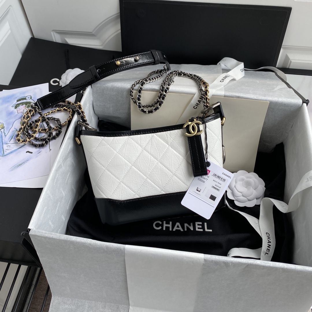 CHANEL 高仿 Gabrielle 白黑撞色相機包 女士鏈條款 俐落百搭造型