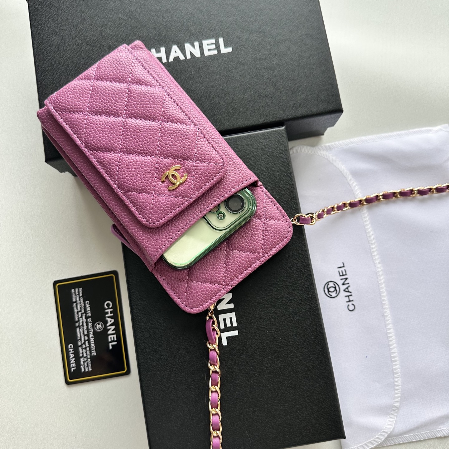 CHANEL 高仿女士菱格紋手機斜背包 粉色金鍊 氣質小包設計｜歐美奢侈品精品推薦