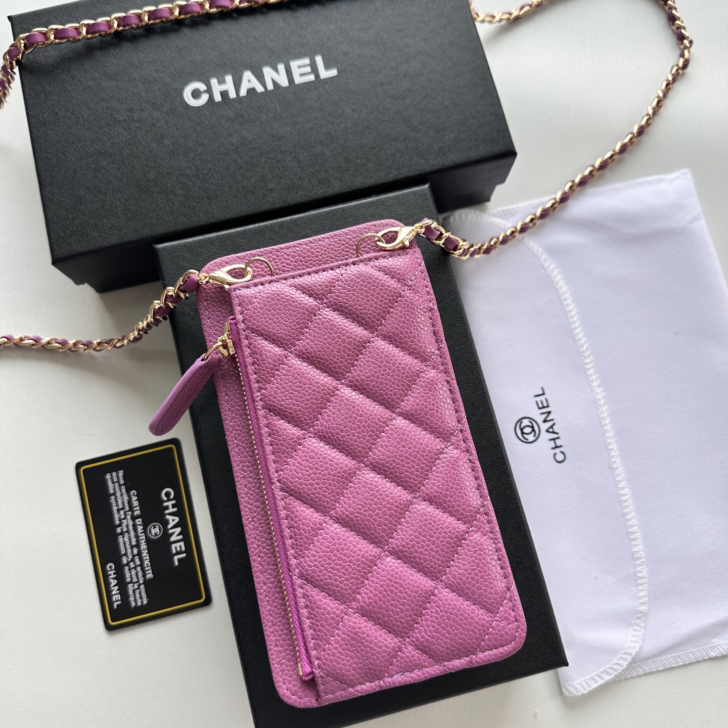 CHANEL 高仿女士菱格紋手機斜背包 粉色金鍊 氣質小包設計｜歐美奢侈品精品推薦