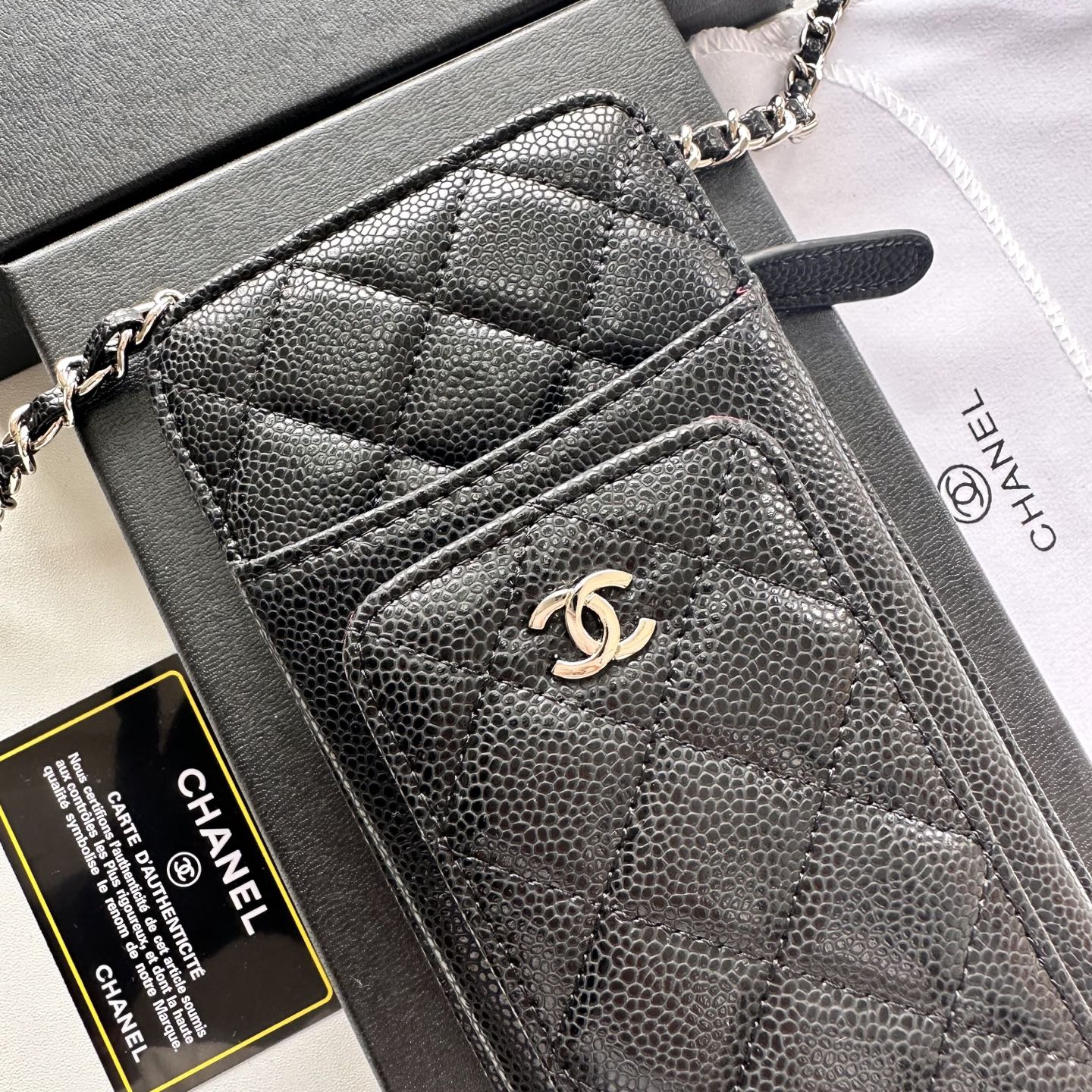 CHANEL 原單女士手機斜背小包 黑色菱格紋經典款式｜歐美奢侈品精品推薦