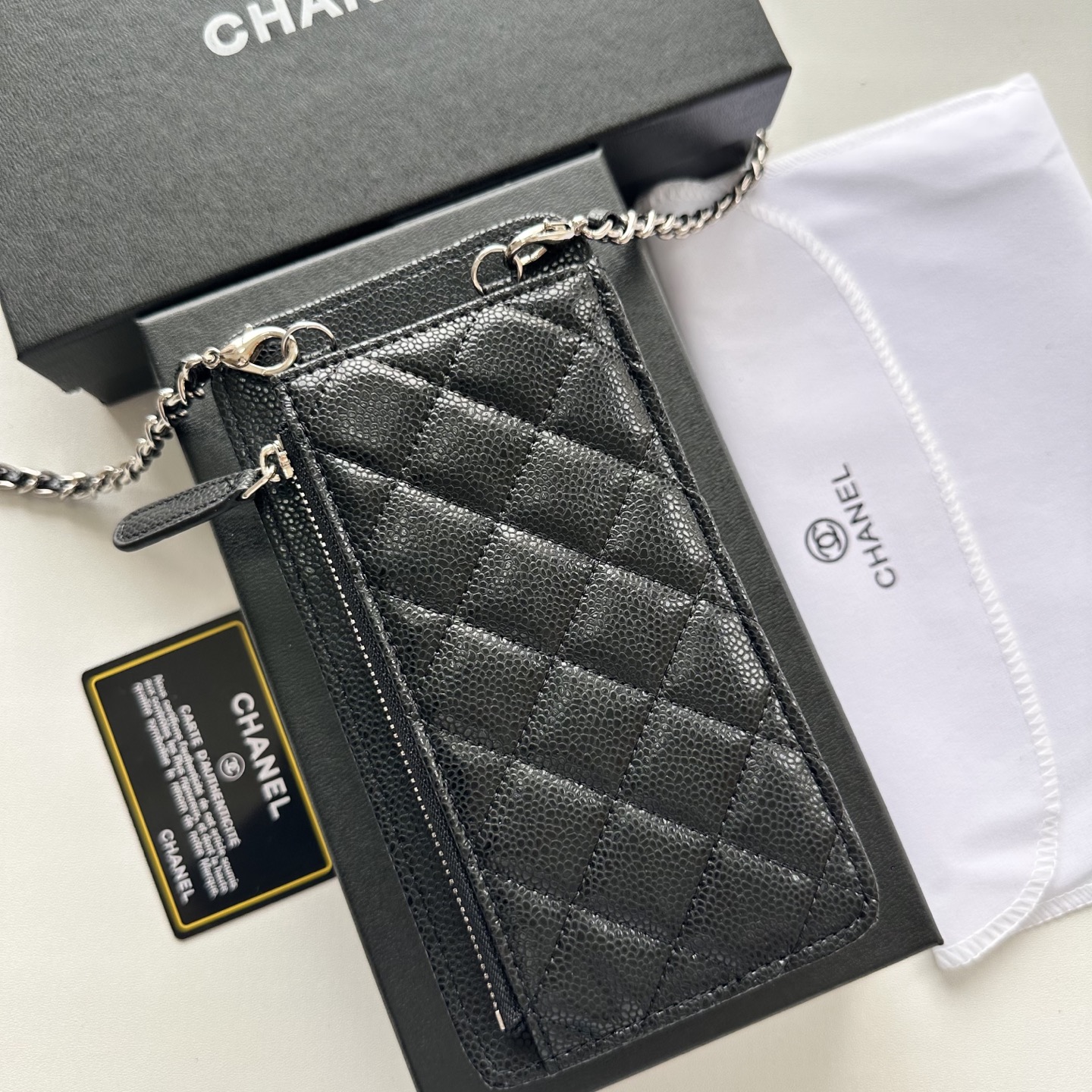 CHANEL 原單女士手機斜背小包 黑色菱格紋經典款式｜歐美奢侈品精品推薦