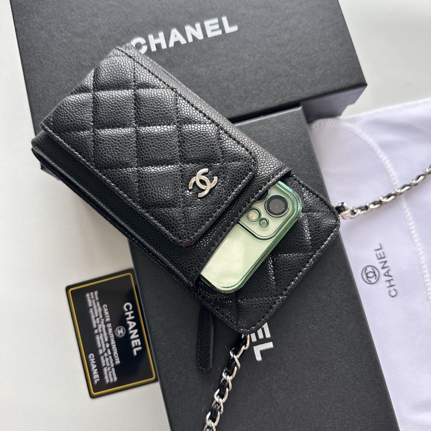 CHANEL 原單女士手機斜背小包 黑色菱格紋經典款式｜歐美奢侈品精品推薦
