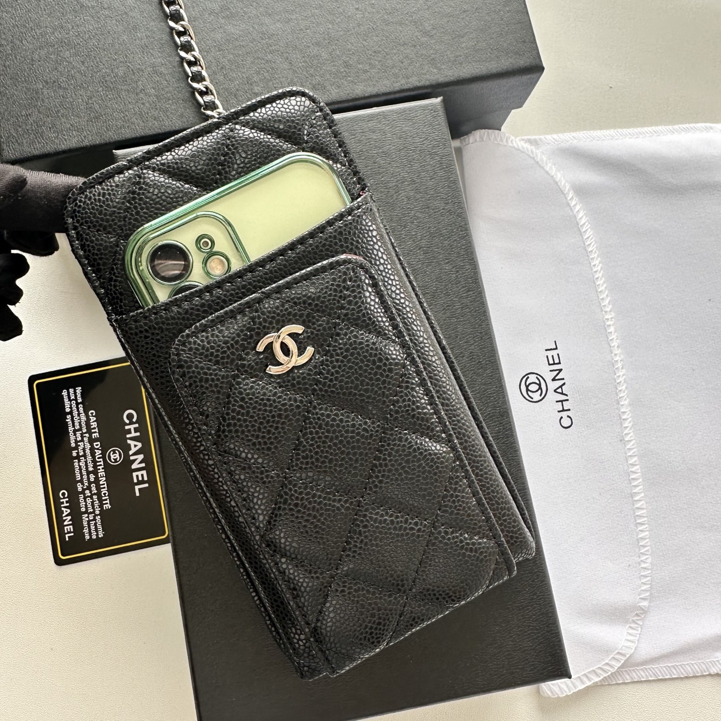 CHANEL 原單女士手機斜背小包 黑色菱格紋經典款式｜歐美奢侈品精品推薦