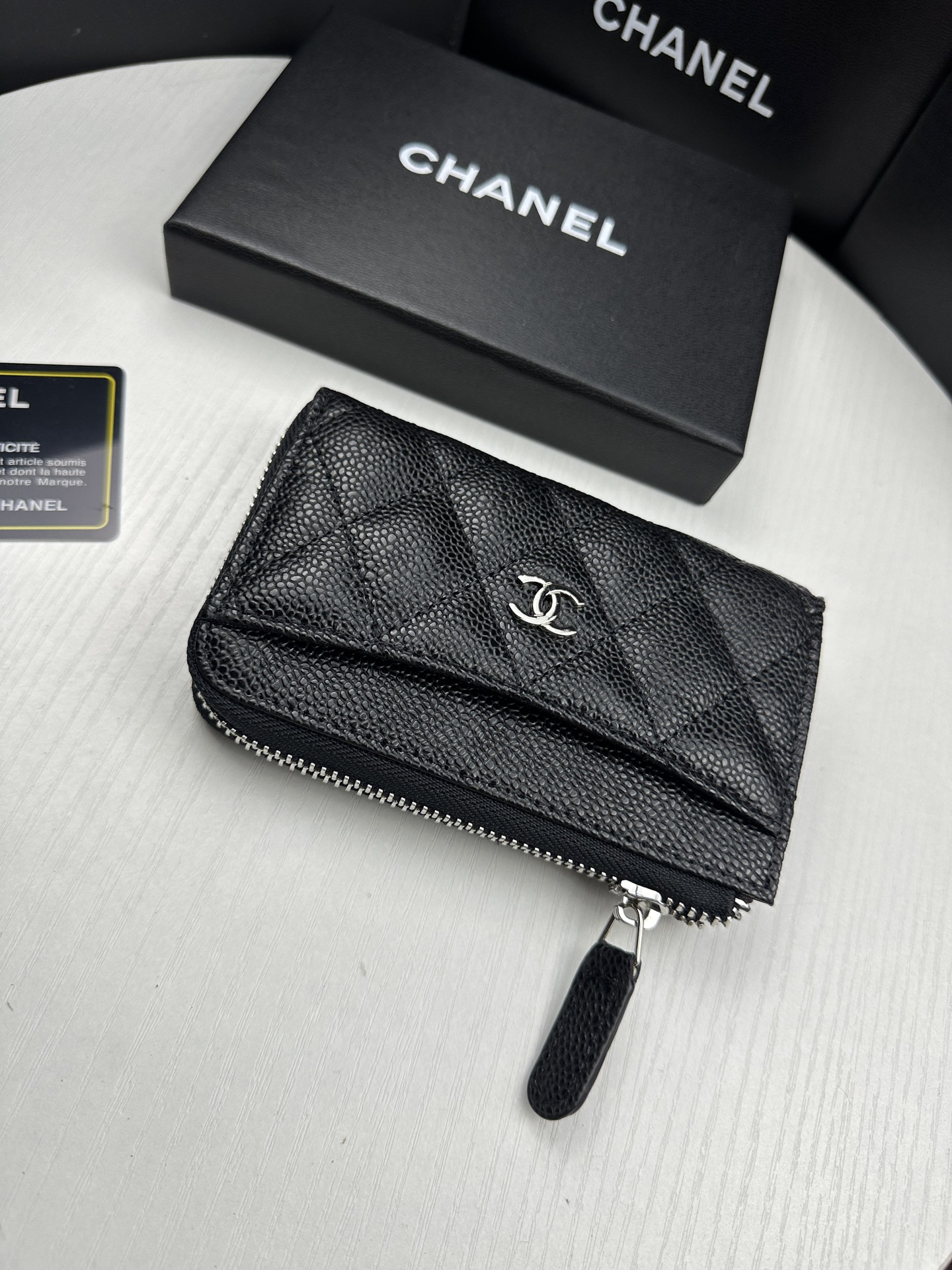 CHANEL 原單黑色卡夾 銀LOGO設計 荔枝紋皮革質感輕巧款