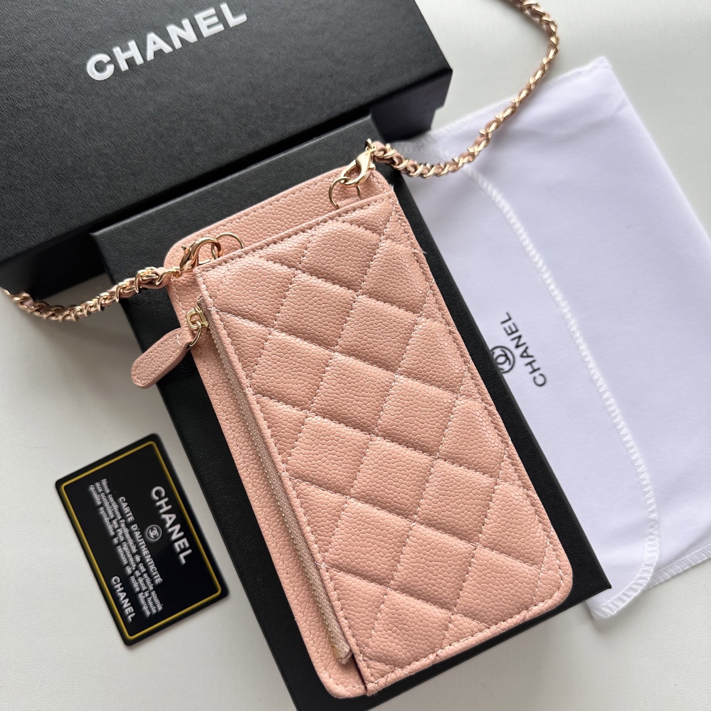 CHANEL 高仿手機斜背包 女士款 粉膚色菱格紋 金鍊設計｜歐美奢侈品精品推薦