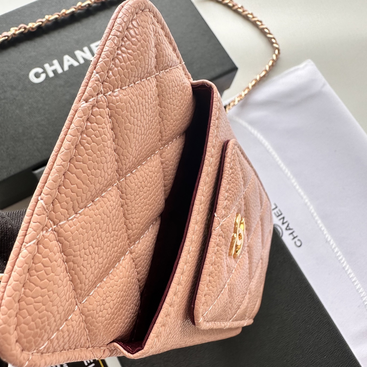 CHANEL 高仿手機斜背包 女士款 粉膚色菱格紋 金鍊設計｜歐美奢侈品精品推薦