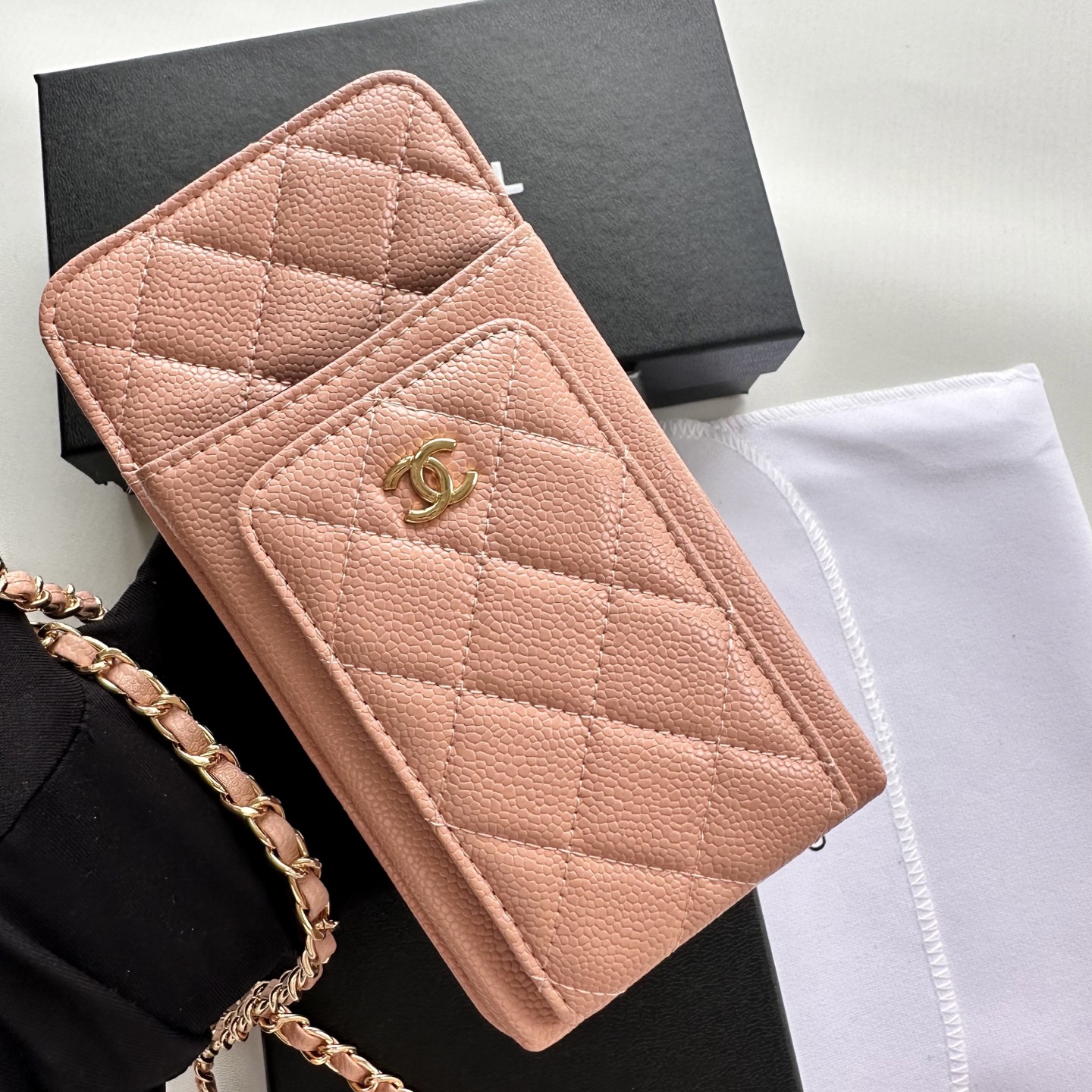 CHANEL 高仿手機斜背包 女士款 粉膚色菱格紋 金鍊設計｜歐美奢侈品精品推薦