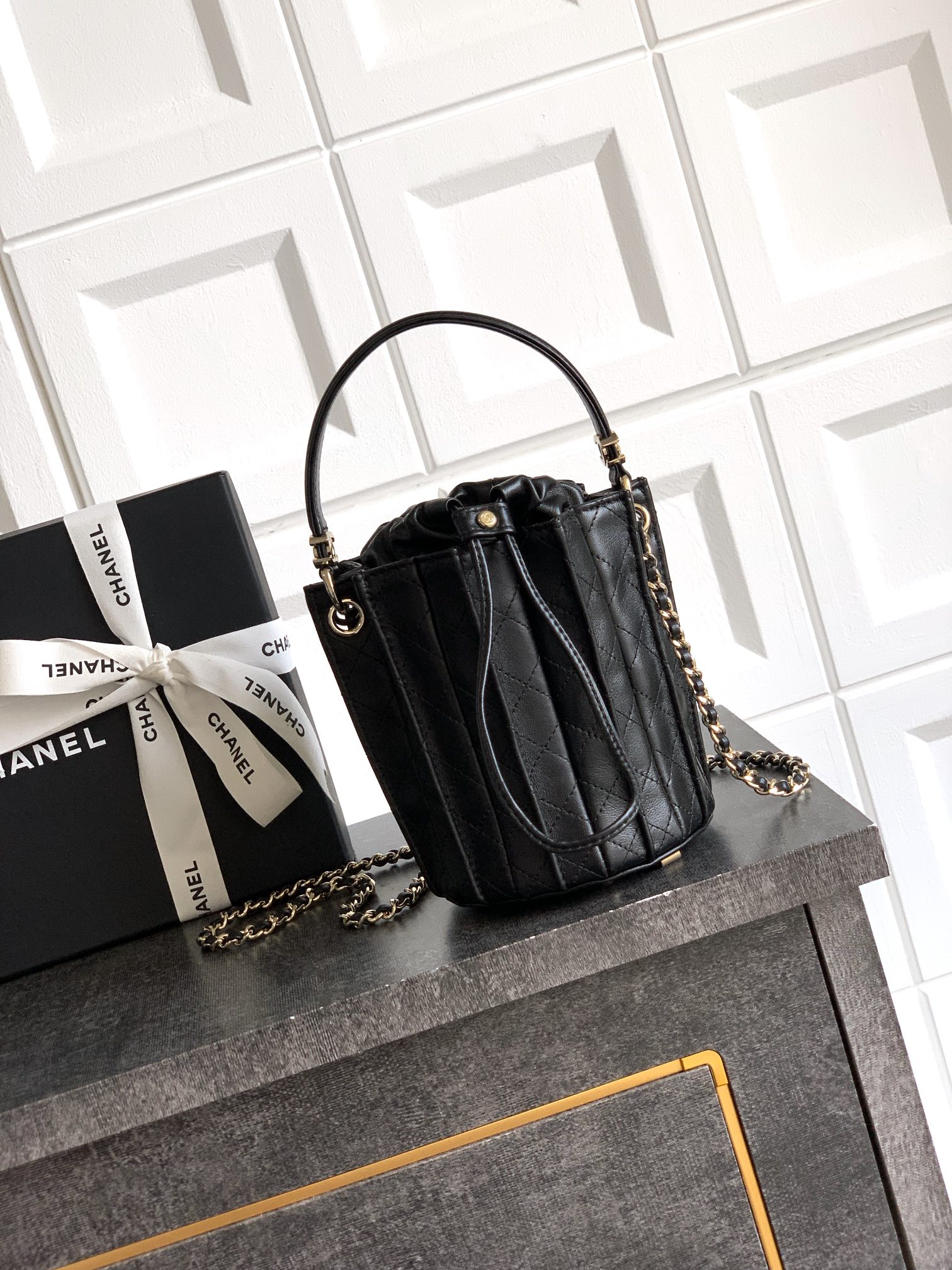 Chanel 高仿水桶包 黑色小圓桶設計 經典鏈條百搭款