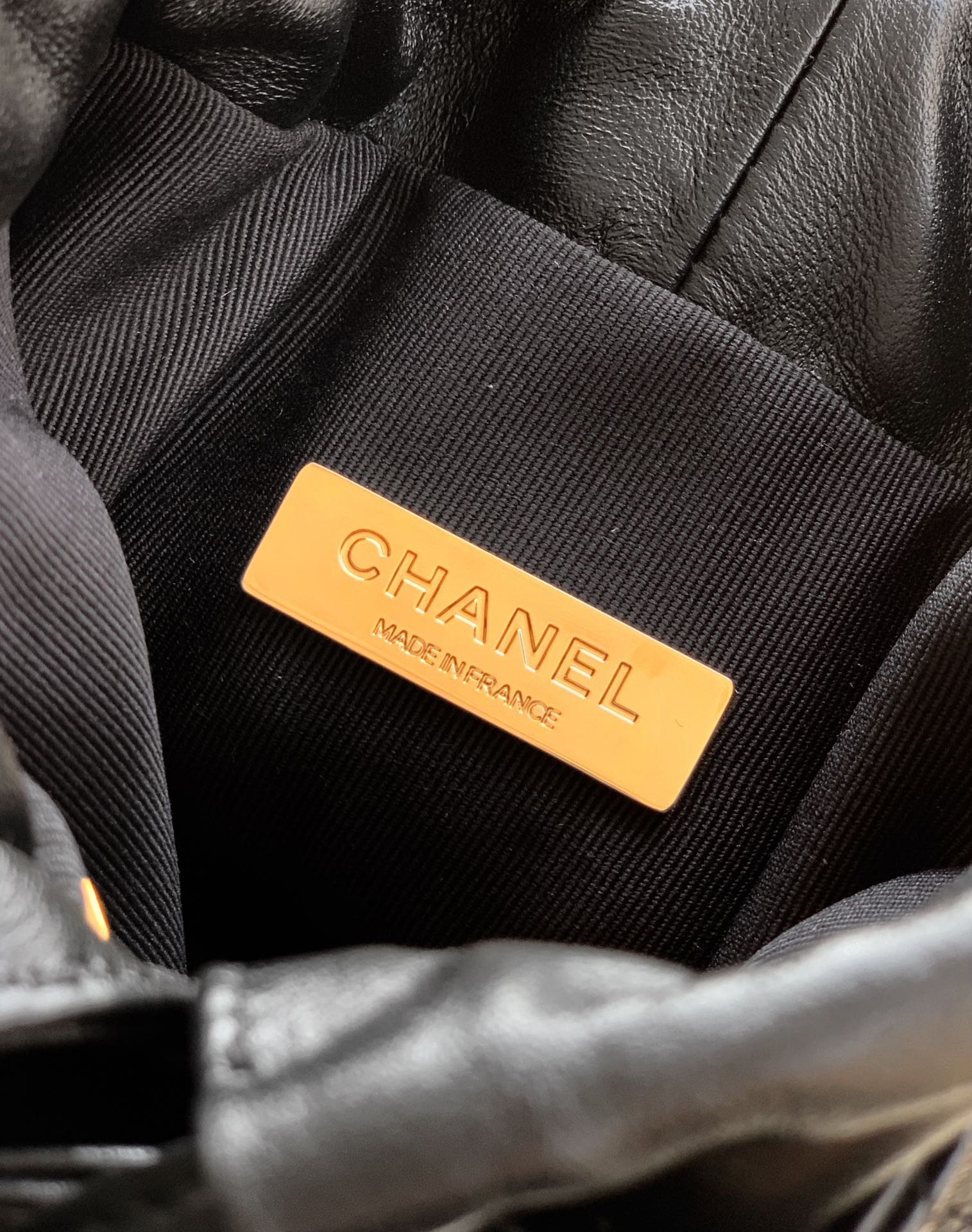 Chanel 高仿水桶包 黑色小圓桶設計 經典鏈條百搭款|超A仿原單精品圖片 7 Chanel 高仿水桶包 黑色小圓桶設計 經典鏈條百搭款|歐美奢侈品精品推薦