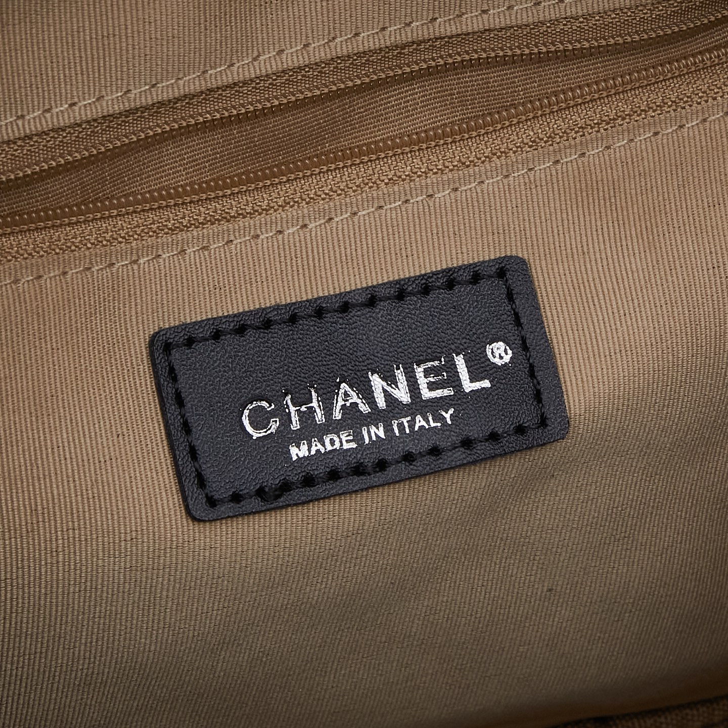 Chanel 原單雙口袋肩背包 奶茶色菱格設計 機能感女用包款|超A仿原單精品圖片 8 Chanel 原單雙口袋肩背包 奶茶色菱格設計 機能感女用包款|歐美奢侈品精品推薦