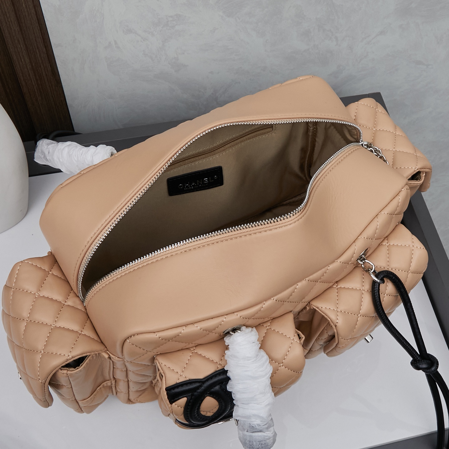 Chanel 原單雙口袋肩背包 奶茶色菱格設計 機能感女用包款|超A仿原單精品圖片 7 Chanel 原單雙口袋肩背包 奶茶色菱格設計 機能感女用包款|歐美奢侈品精品推薦
