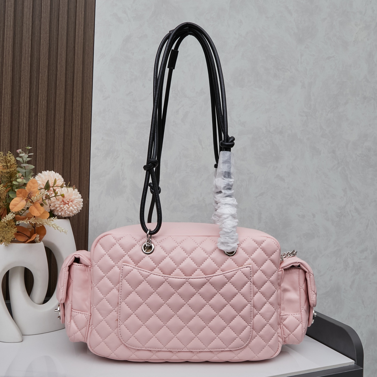 Chanel 高仿多口袋女用肩背包 粉色甜美設計通勤輕奢款|超A仿原單精品圖片 12 Chanel 高仿多口袋女用肩背包 粉色甜美設計通勤輕奢款|歐美奢侈品精品推薦