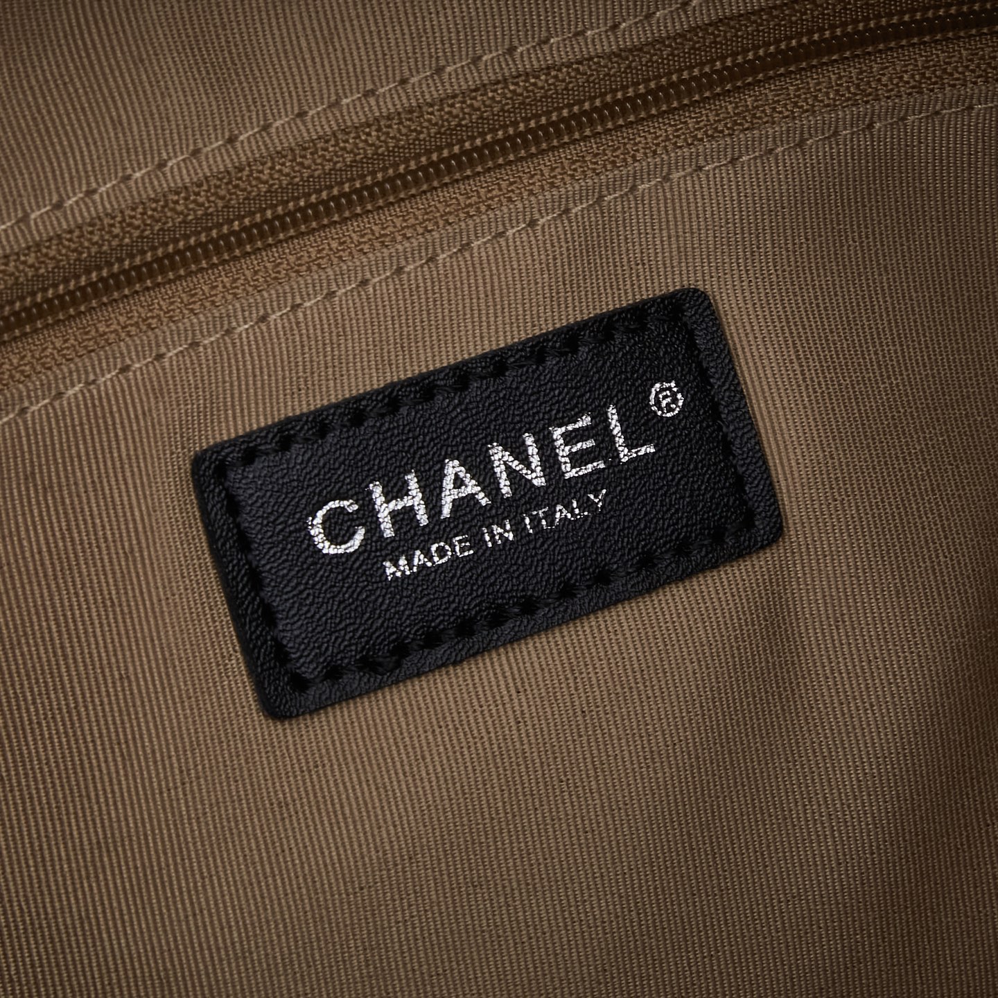 Chanel 高仿多口袋女用肩背包 粉色甜美設計通勤輕奢款|超A仿原單精品圖片 7 Chanel 高仿多口袋女用肩背包 粉色甜美設計通勤輕奢款|歐美奢侈品精品推薦