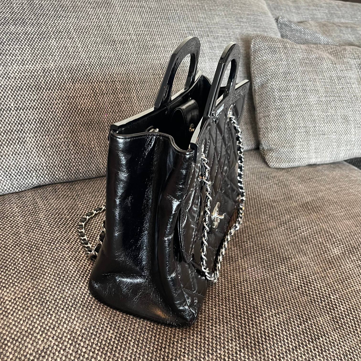 CHANEL 一比一復刻 黑色亮面菱格托特包 經典銀鏈條手提包｜歐美奢侈品精品推薦