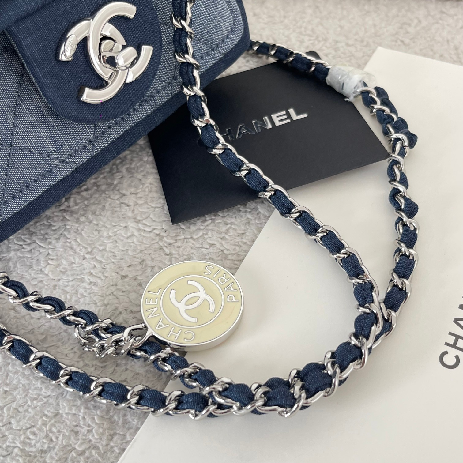 CHANEL 原單精品 牛仔布菱格迷你包 經典銀鏈條斜背小方包｜歐美奢侈品精品推薦