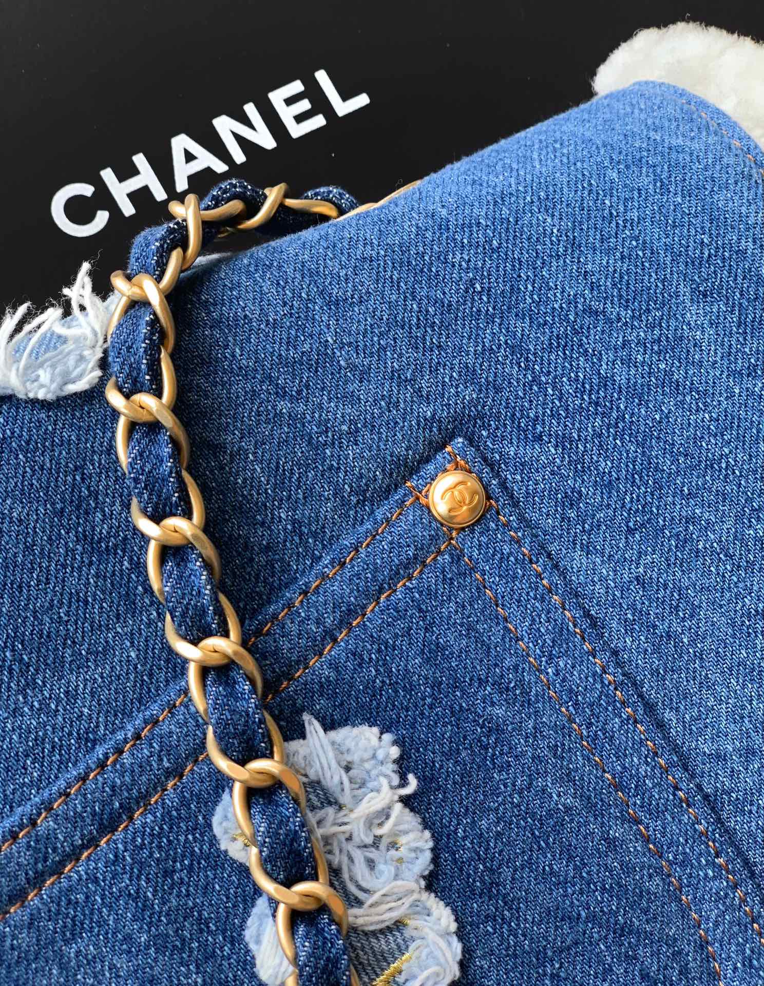 CHANEL 精品復刻 牛仔拼接羊羔絨長翻蓋鏈條包 冬季限定款｜歐美奢侈品精品推薦