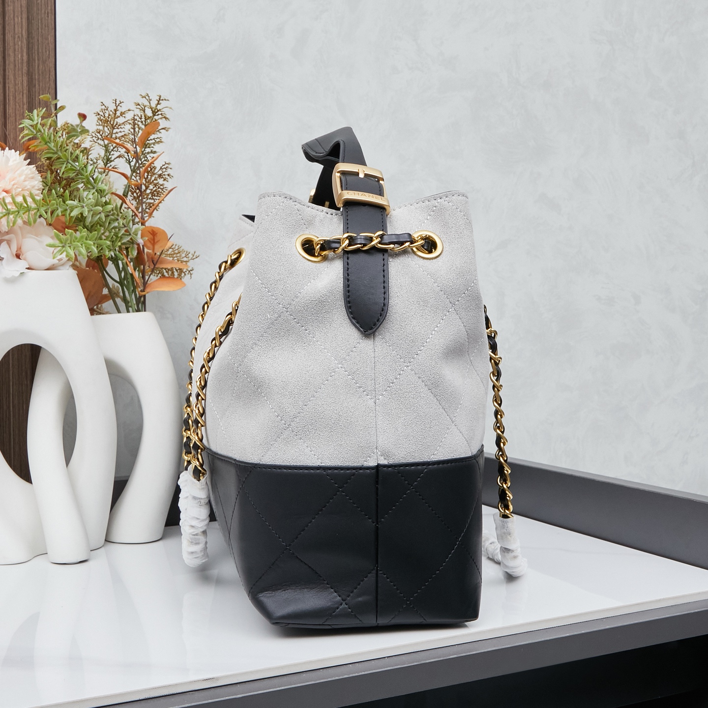 Chanel 高仿拼接托特包 女士白灰菱格鏈條包 輕盈質感大容量設計｜歐美奢侈品精品推薦