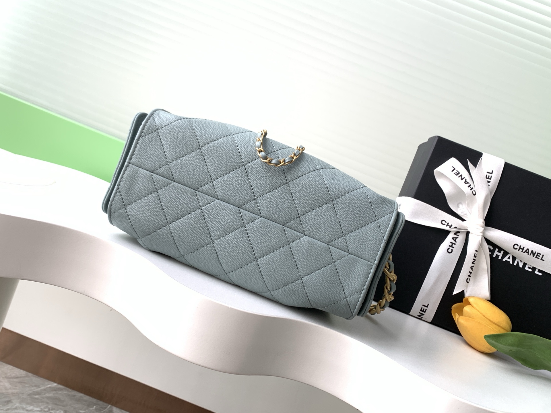 Chanel 高仿薄荷藍抽繩水桶包 女士菱格鏈條包 清新氣質2025新款｜歐美奢侈品精品推薦