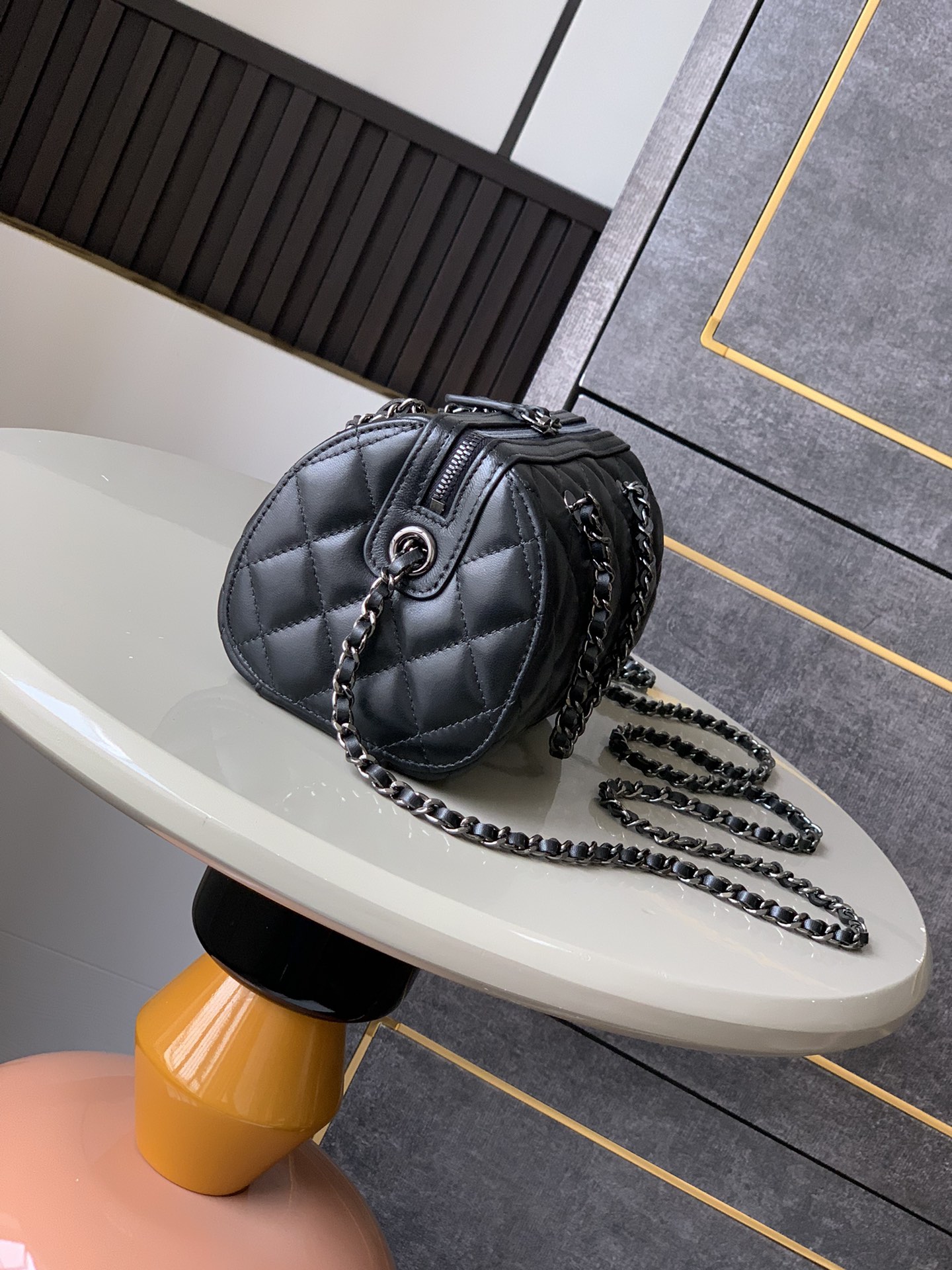 Chanel 高仿黑銀鏈條迷你箱型包 女士菱格小包 2025俐落氣質新色｜歐美奢侈品精品推薦