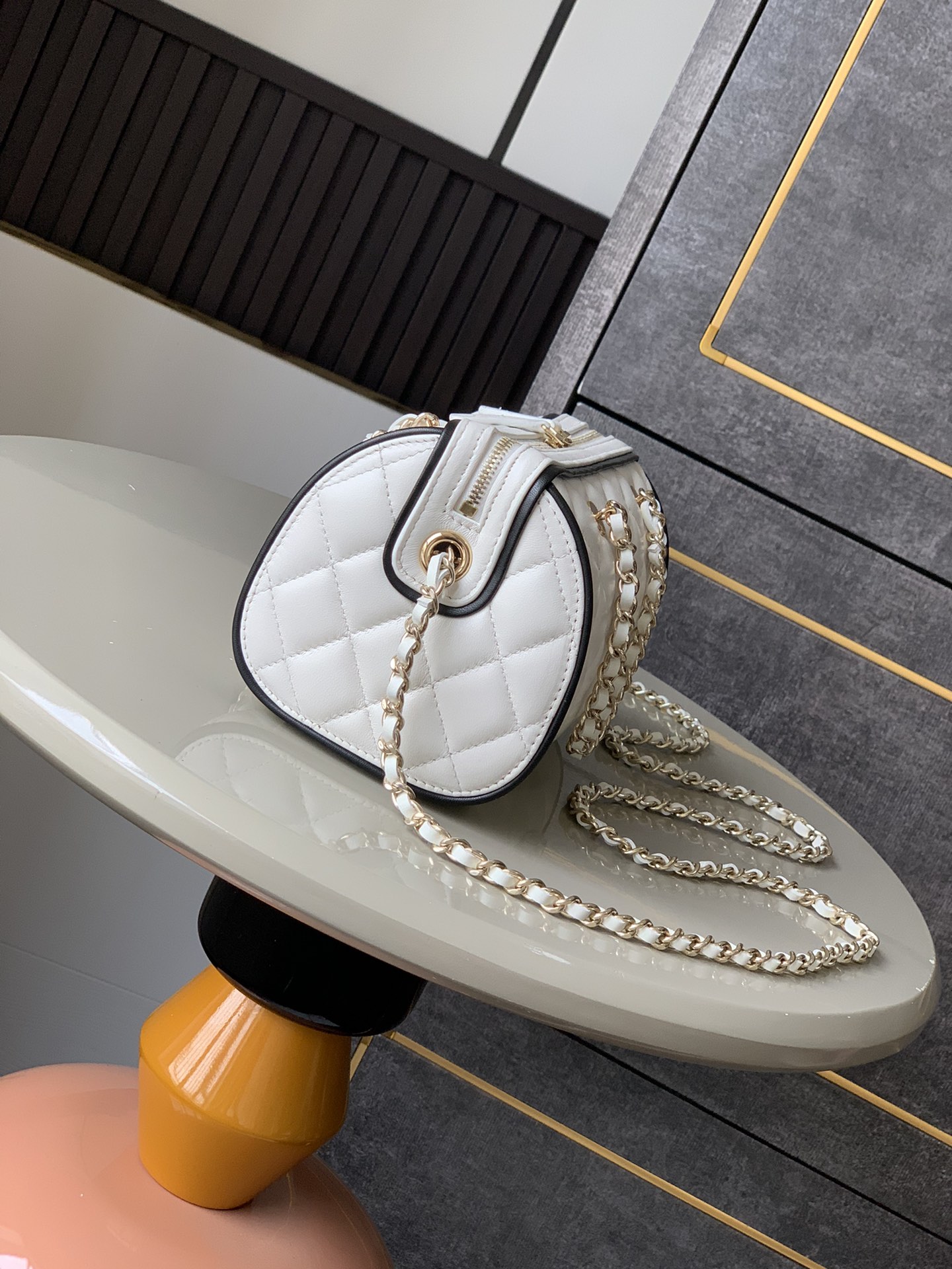 Chanel 一比一白色迷你箱型包 女生鏈條小方包 清爽百搭2025新款| 14 Chanel 一比一白色迷你箱型包 女生鏈條小方包 清爽百搭2025新款