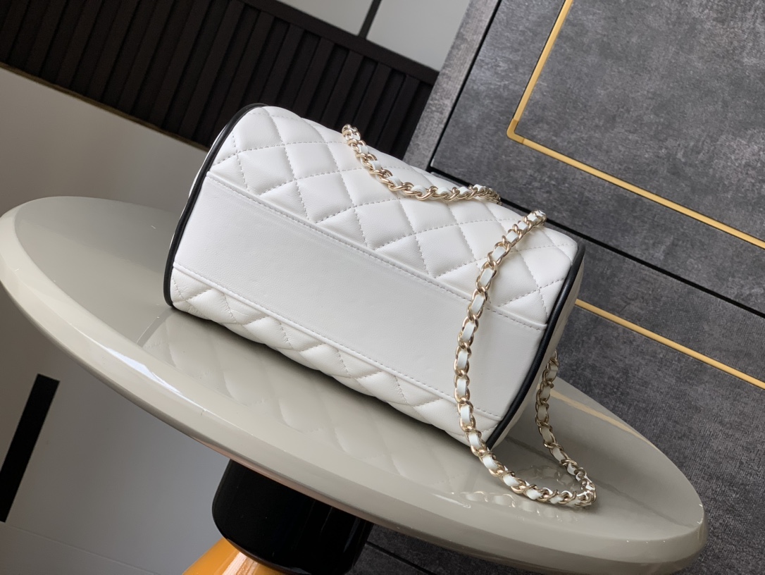 Chanel 一比一白色迷你箱型包 女生鏈條小方包 清爽百搭2025新款