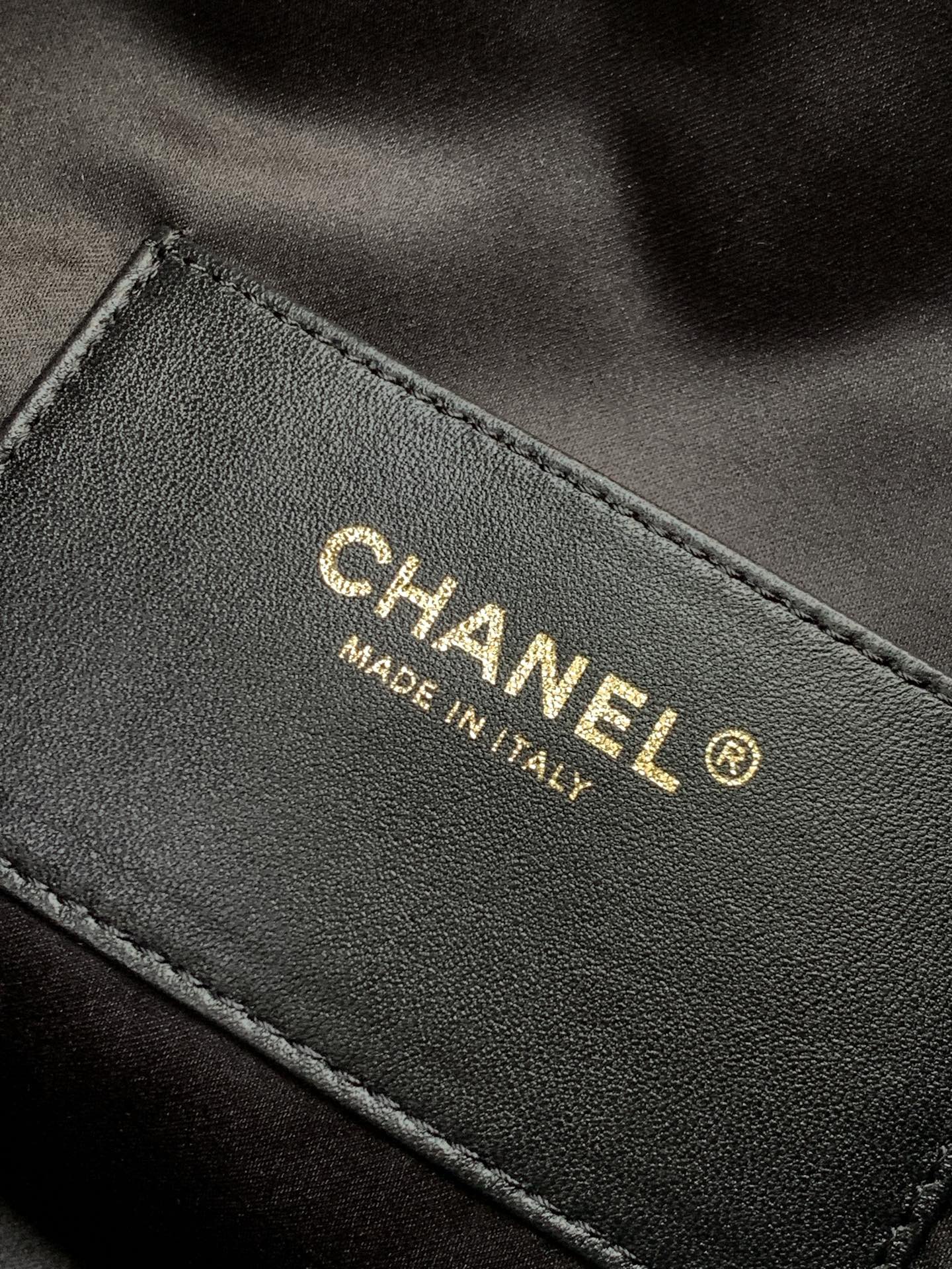 Chanel A貨黑色亮片束口包 女士鏈條肩背包 菱格立體設計2025新款｜歐美奢侈品精品推薦