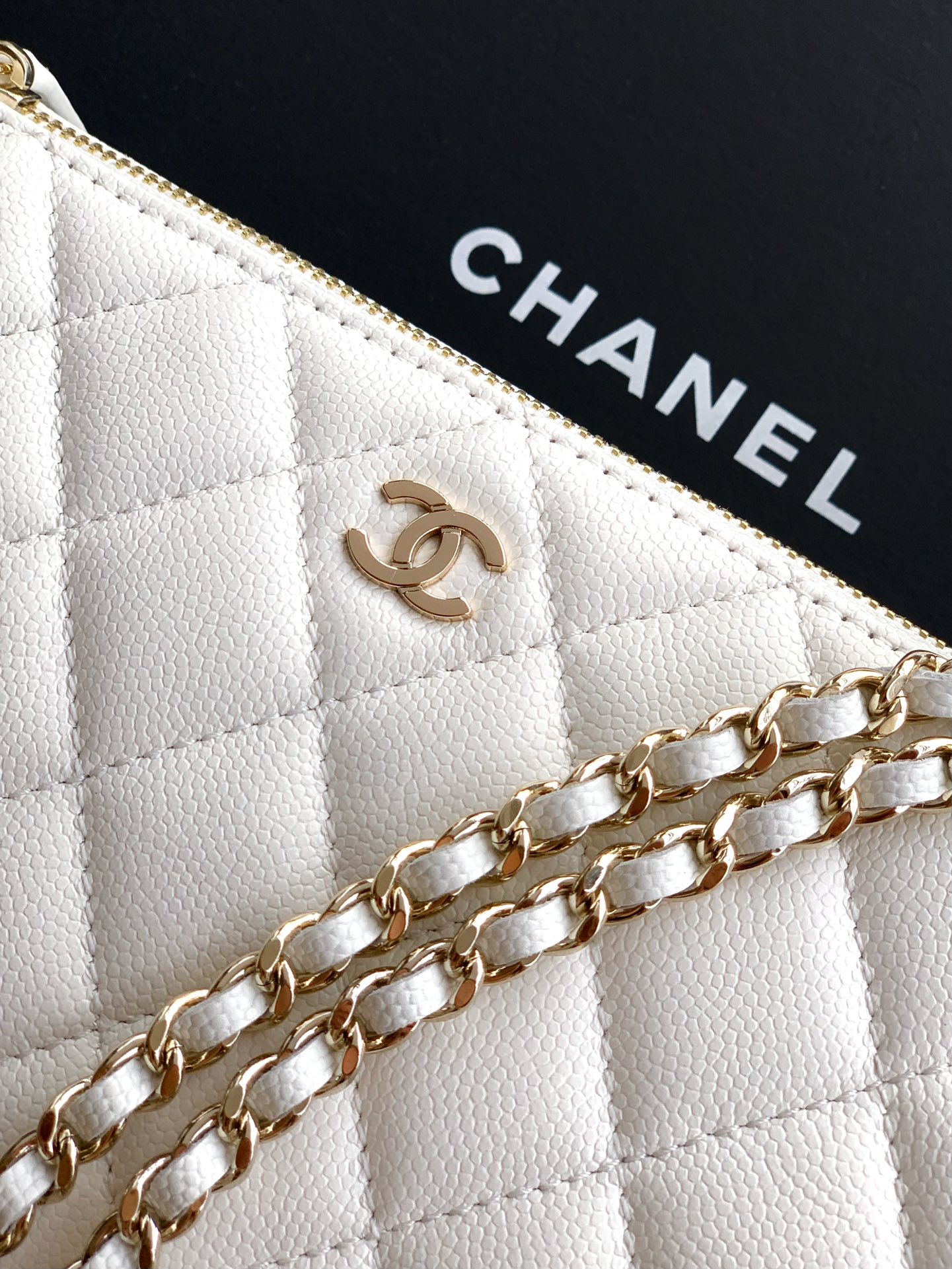 CHANEL高仿白色女款小包 清新百搭鏈條菱格設計｜歐美奢侈品精品推薦