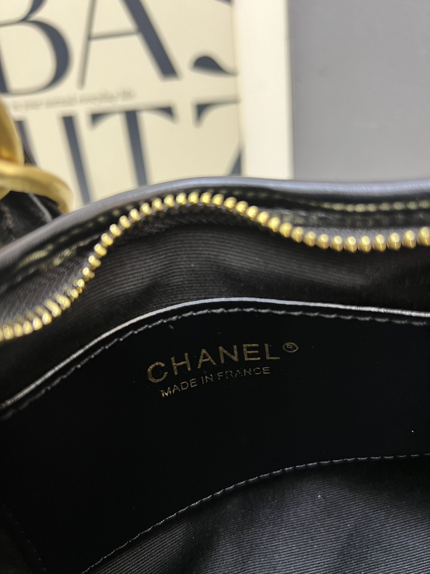 CHANEL高仿黑色小號腋下包 女款亮面設計鍊條短背帶｜歐美奢侈品精品推薦