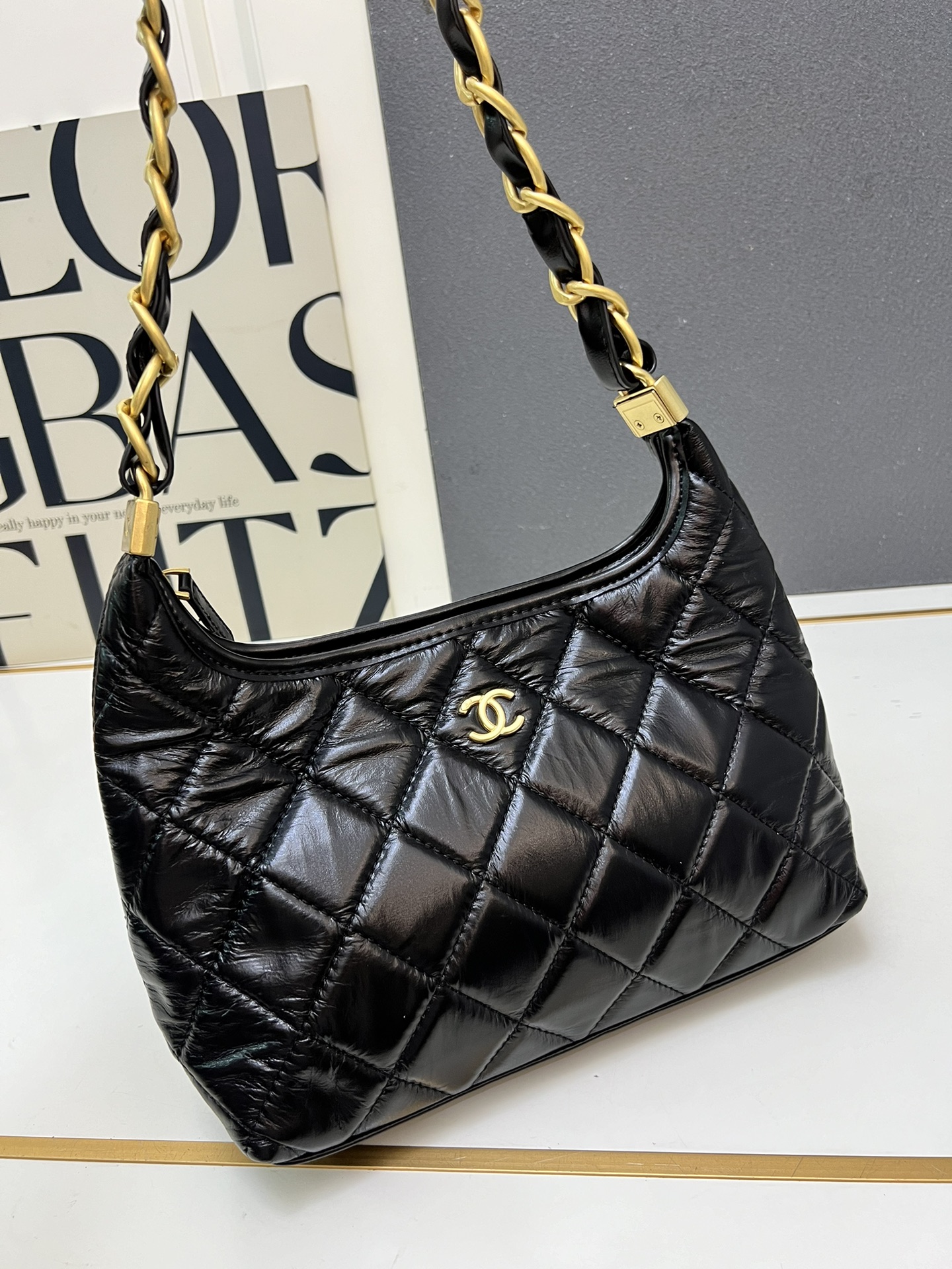 CHANEL高仿大號肩背包 女款亮面菱格包 通勤收納首選｜歐美奢侈品精品推薦