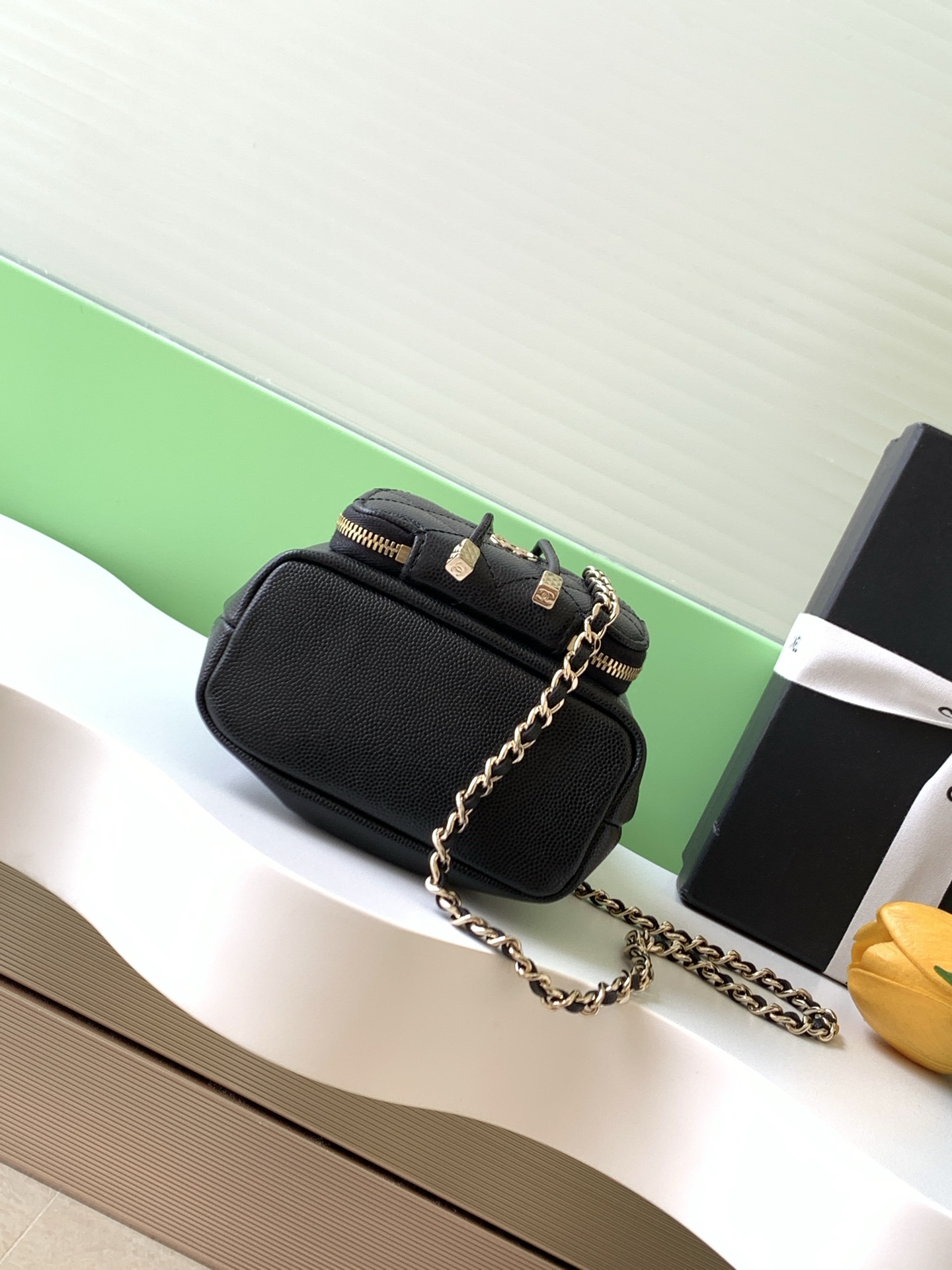 CHANEL A貨黑色束口包 女款菱格拼皮革輕便水桶設計｜歐美奢侈品精品推薦