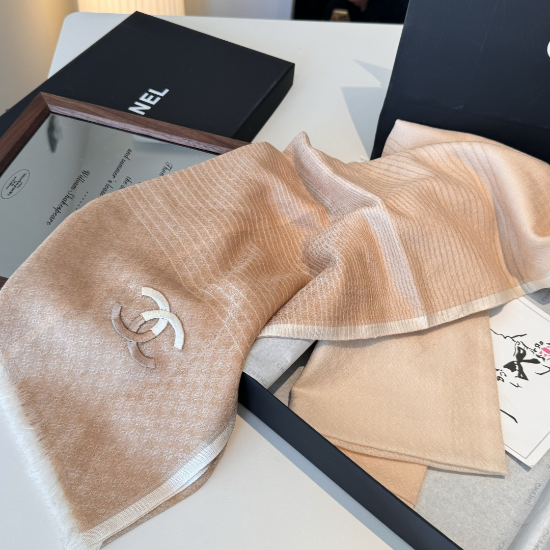 Chanel 高仿經典雙C圍巾 女士焦糖色款 簡約耐看柔軟首選｜歐美奢侈品精品推薦