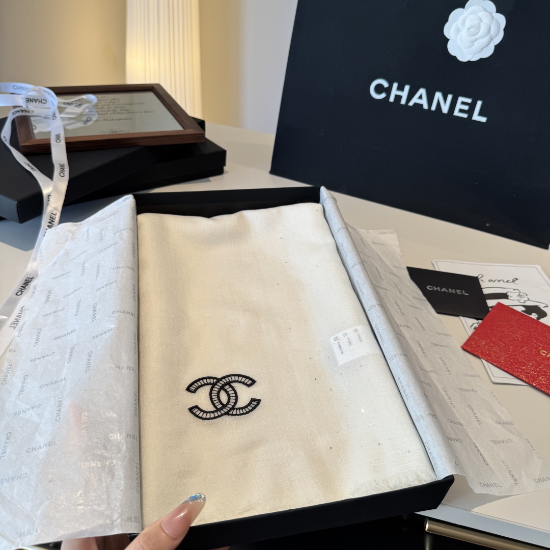 Chanel 一比一刺繡絲巾 米白雙C經典刺繡設計 高級質感款