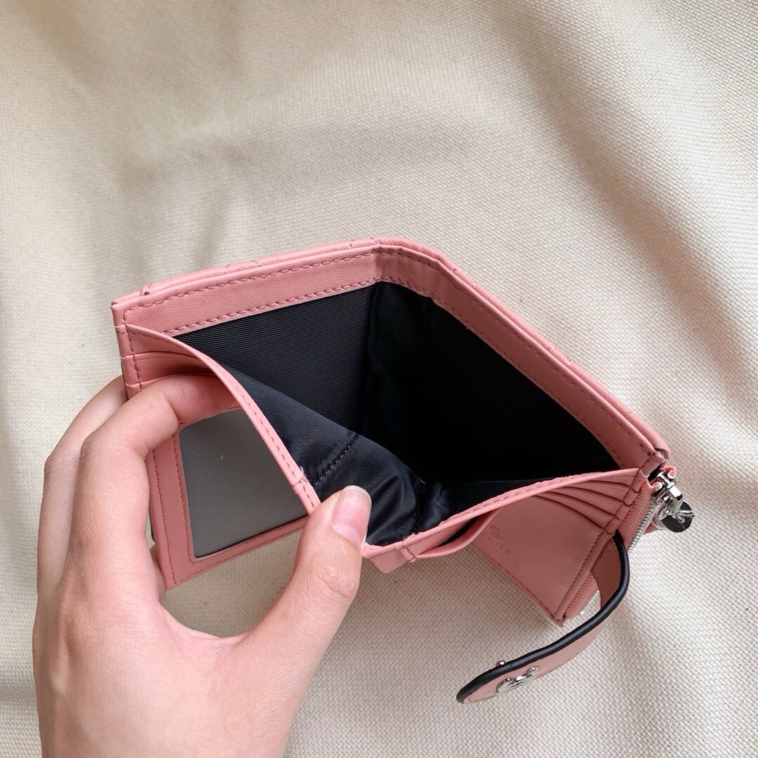 Chanel A貨女士卡包粉色流蘇拉鍊款 可愛與機能兼具｜歐美奢侈品精品推薦